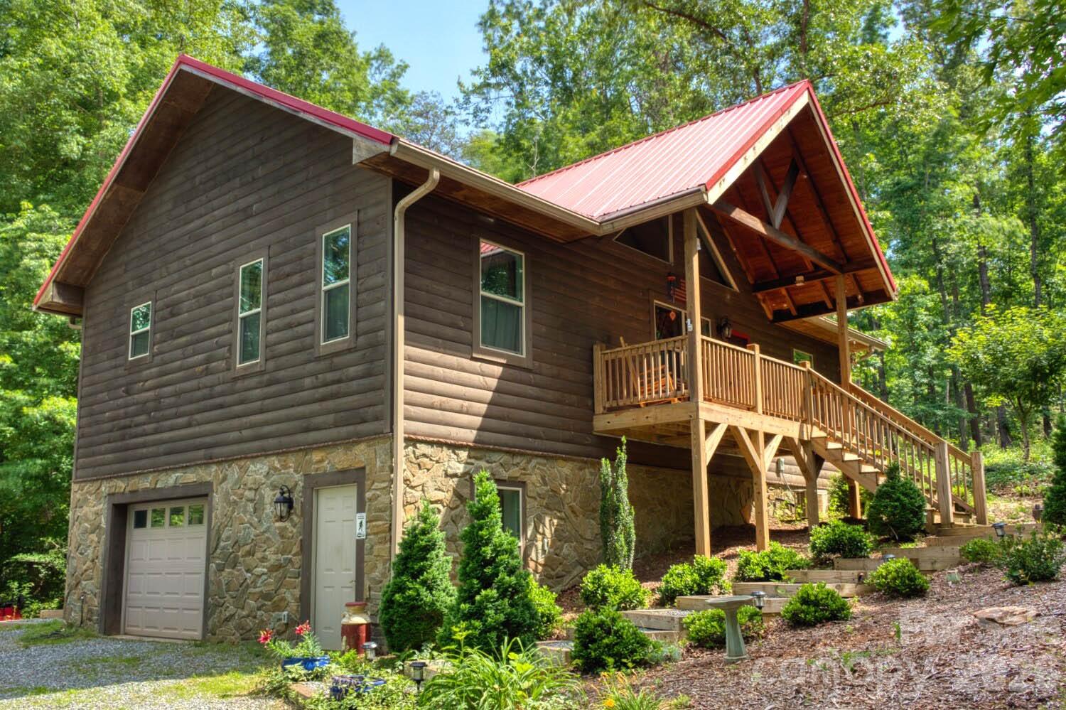 749 Hearthstone Drive — Union Mills