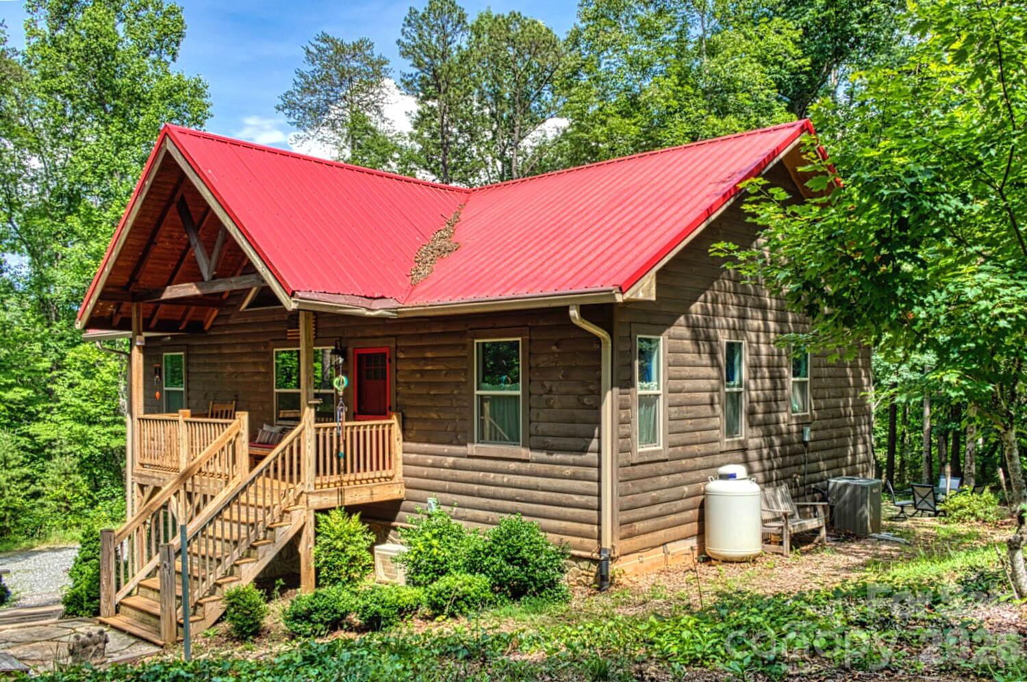 749 Hearthstone Drive — Union Mills
