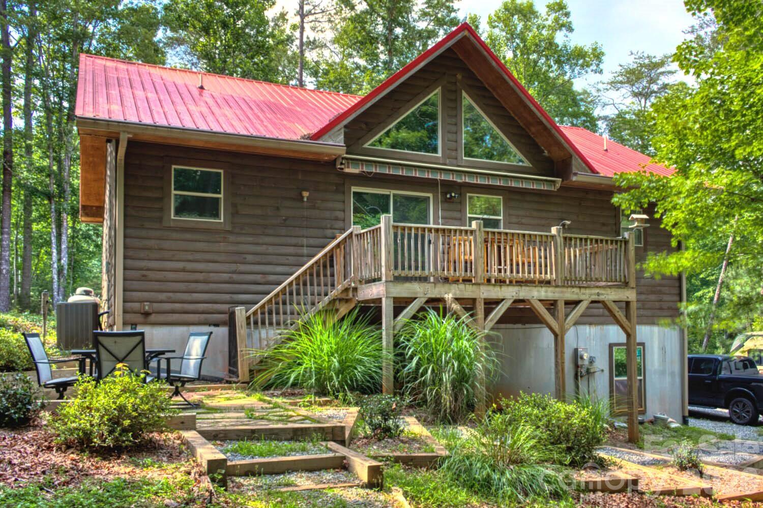 749 Hearthstone Drive — Union Mills