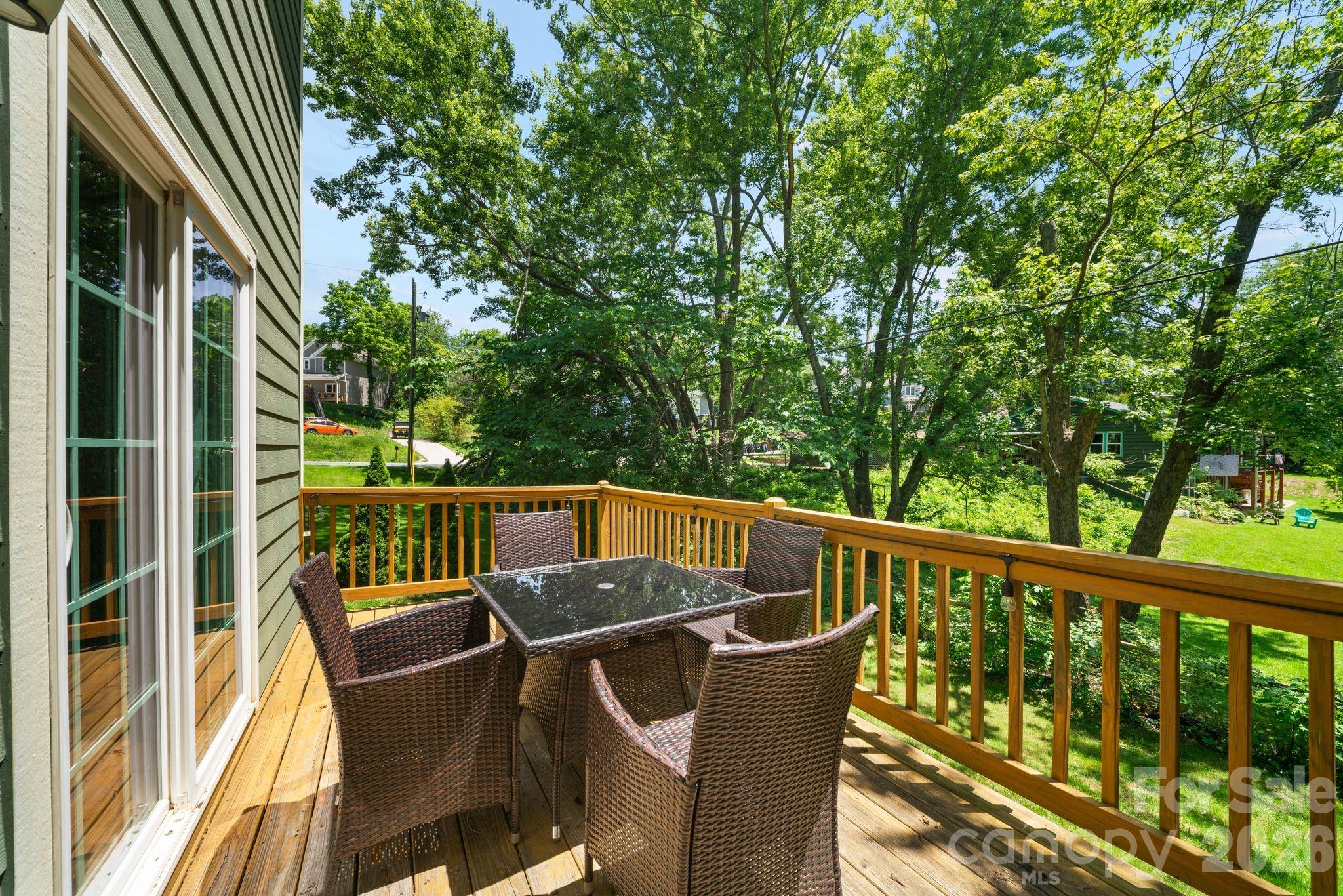 7 Apple Lane — Asheville