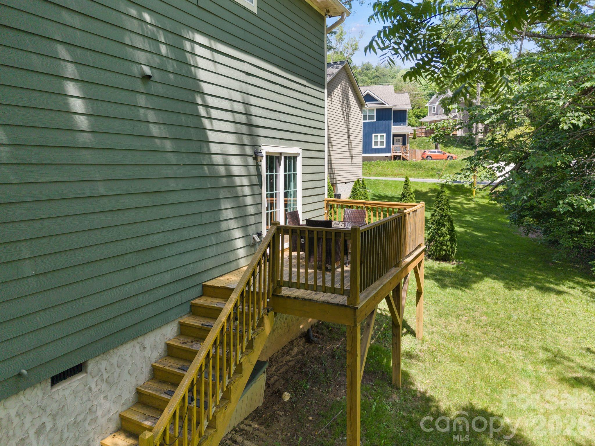 7 Apple Lane — Asheville