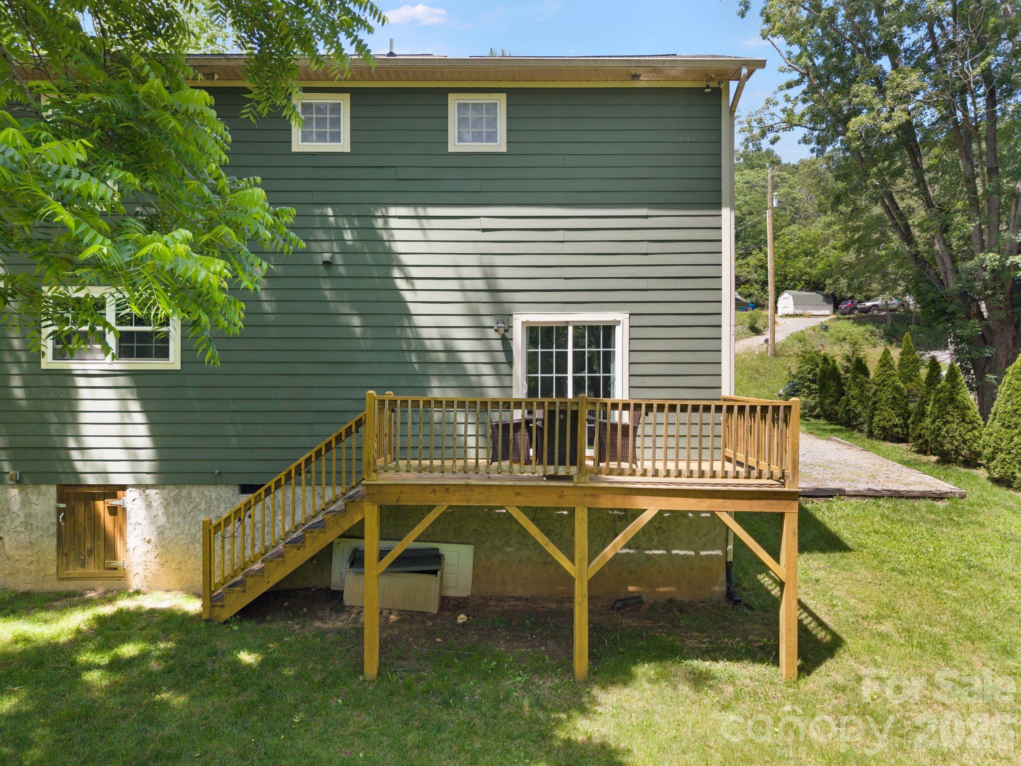 7 Apple Lane — Asheville