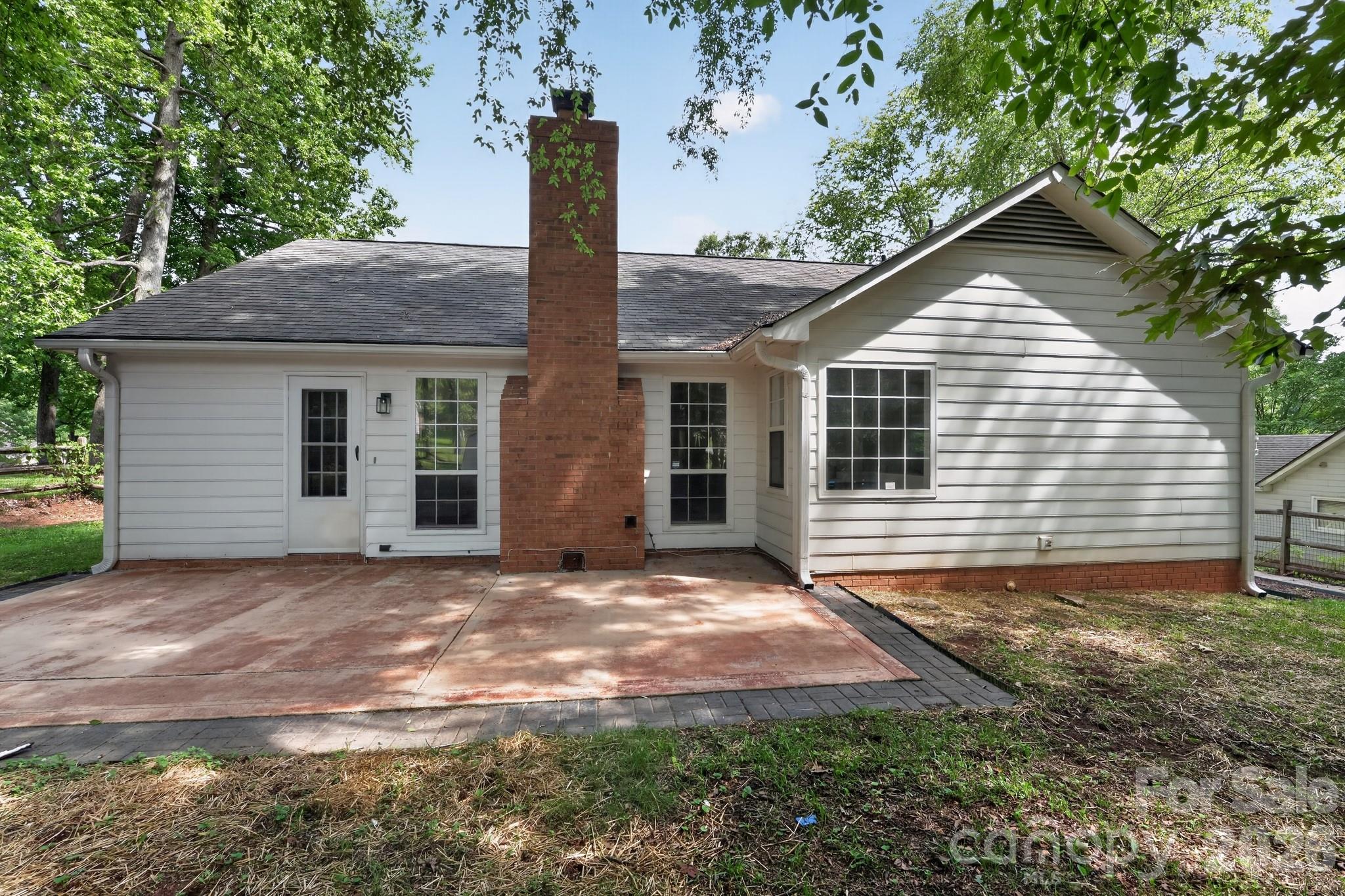 1545 Bear Mountain Road — Charlotte