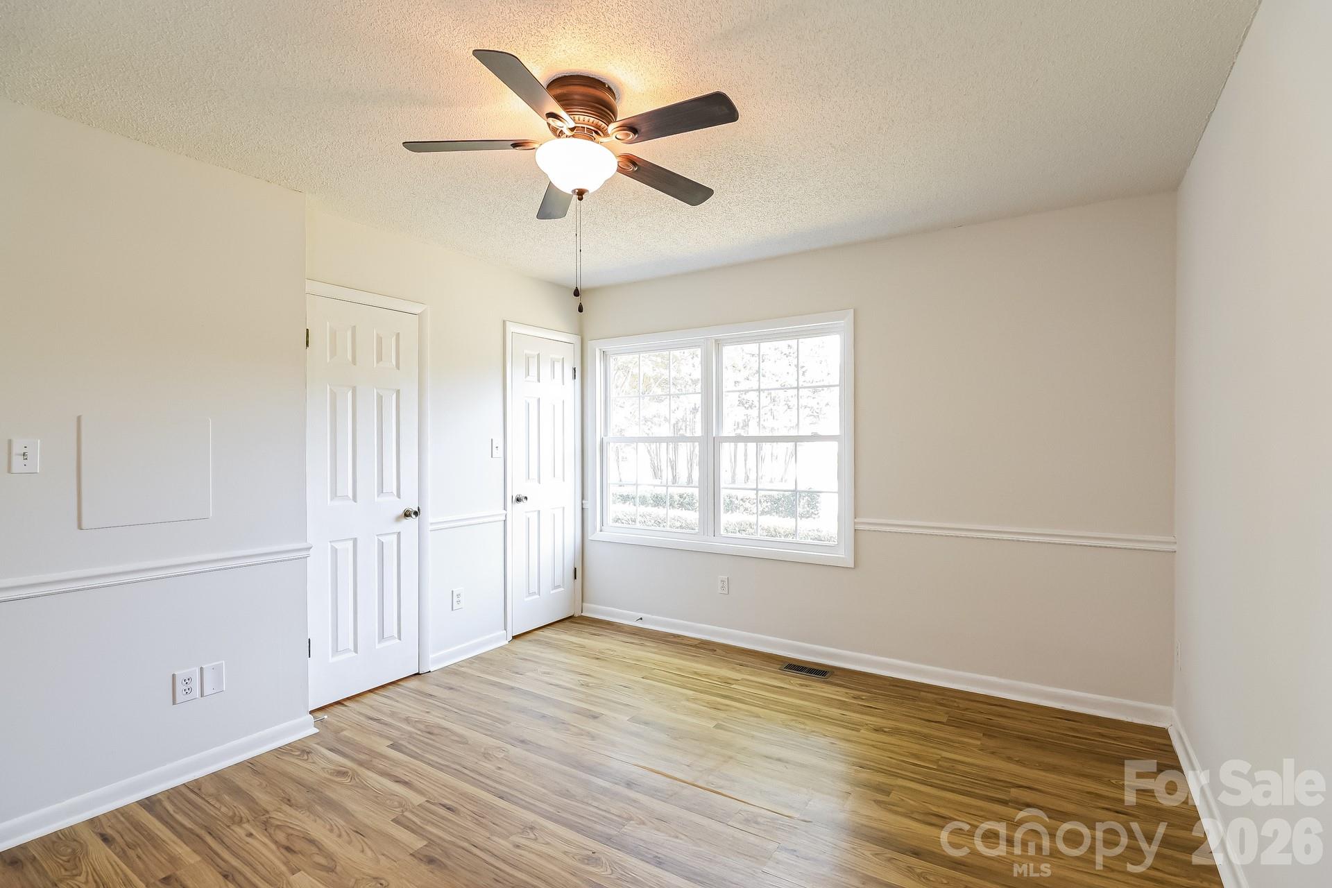 1848 Twain Street — Newton