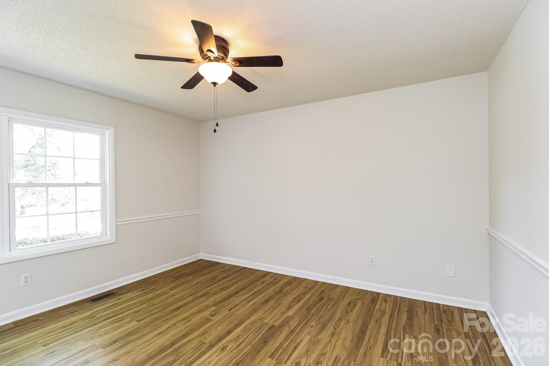 1848 Twain Street — Newton