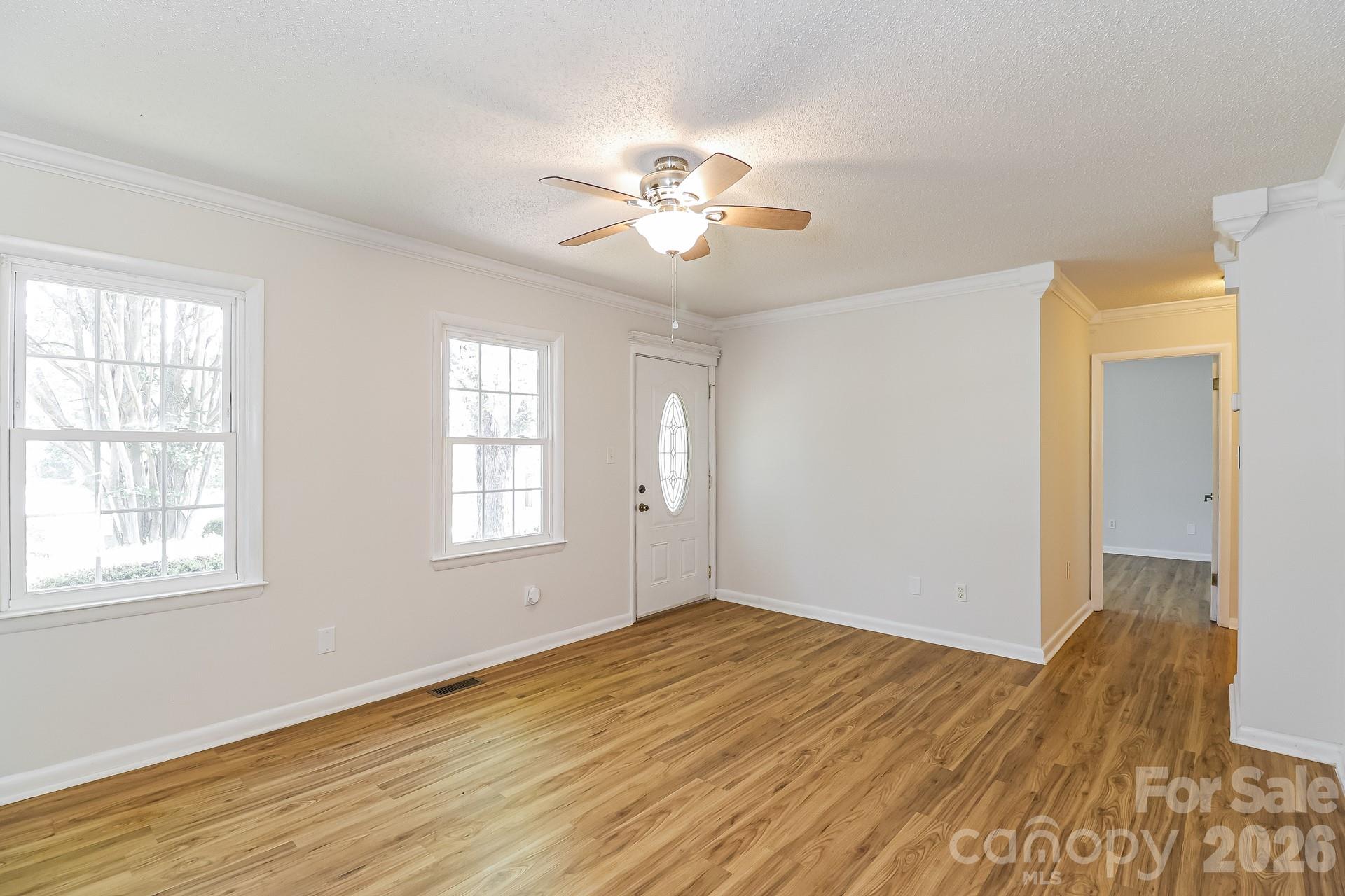 1848 Twain Street — Newton