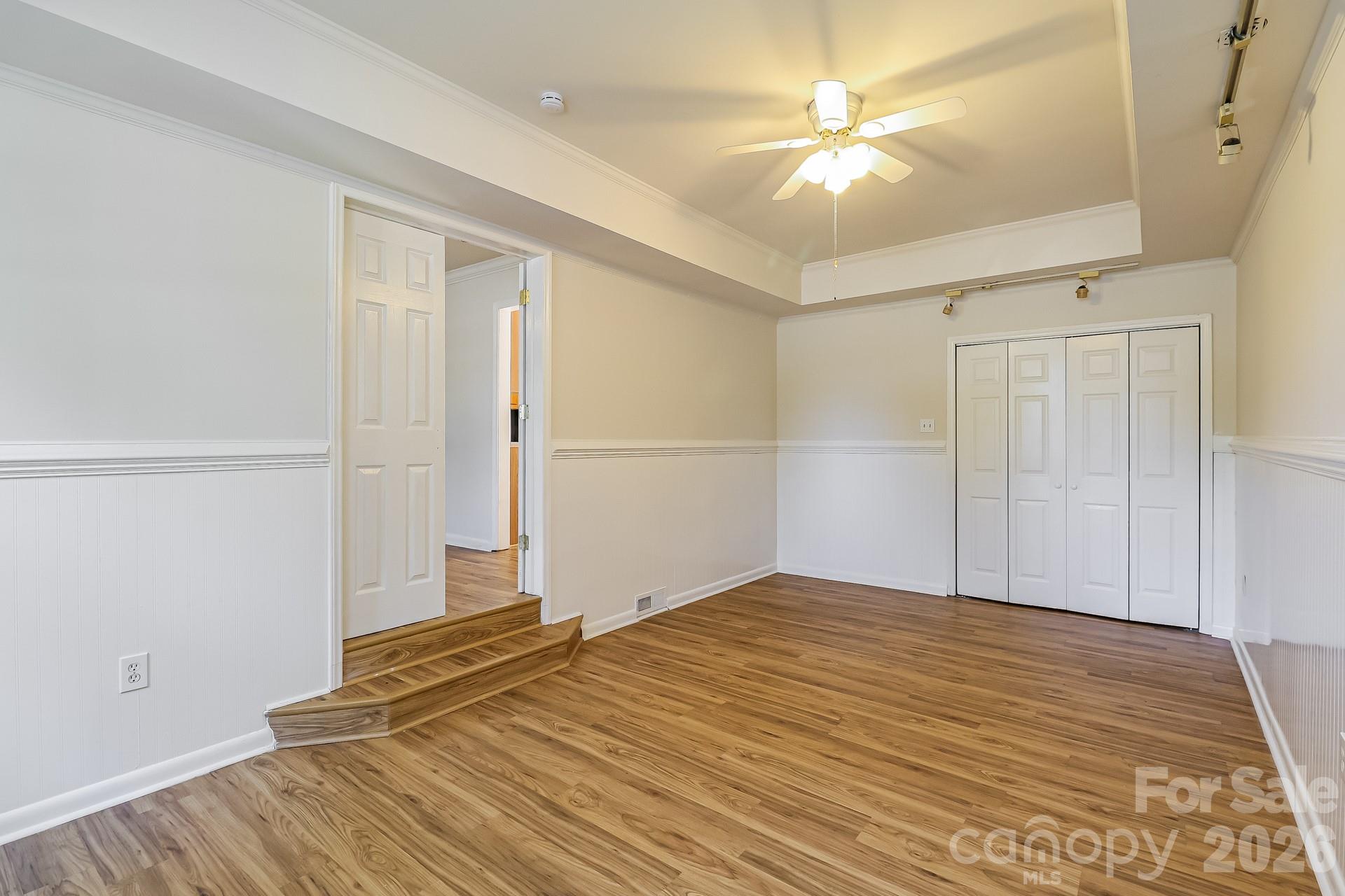 1848 Twain Street — Newton