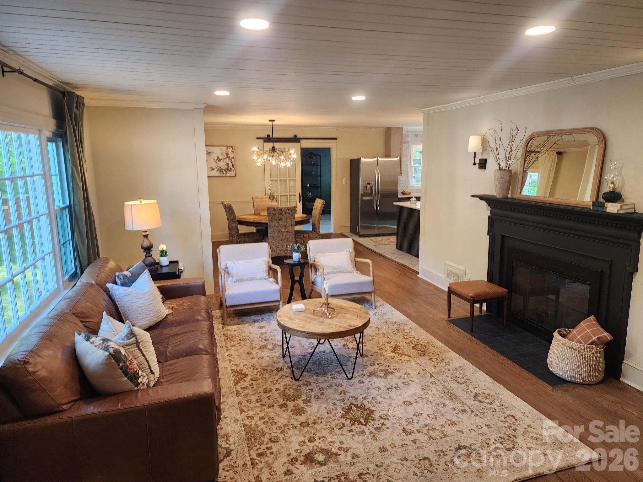616 E Oakwood Avenue — Albemarle