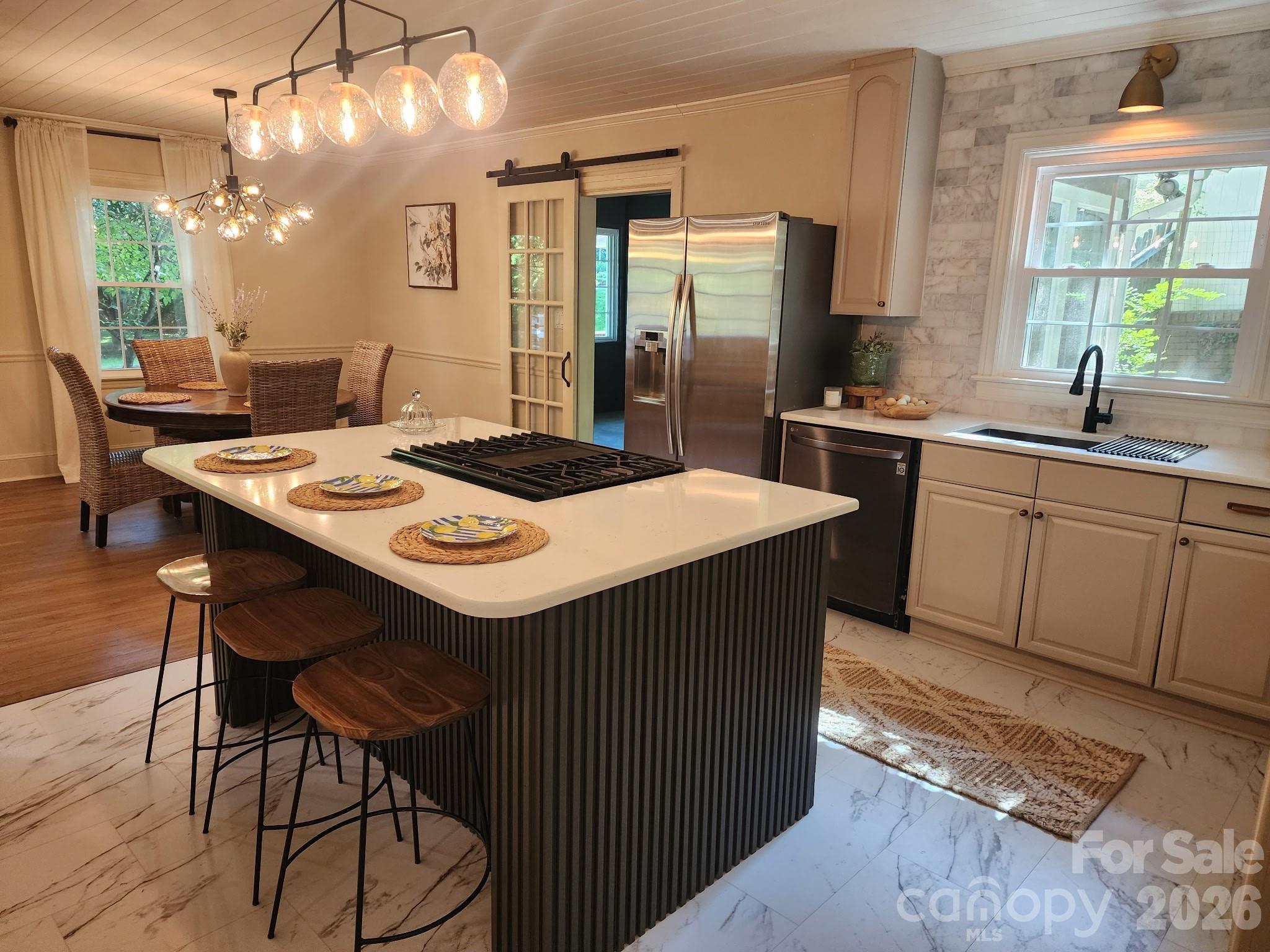 616 E Oakwood Avenue — Albemarle