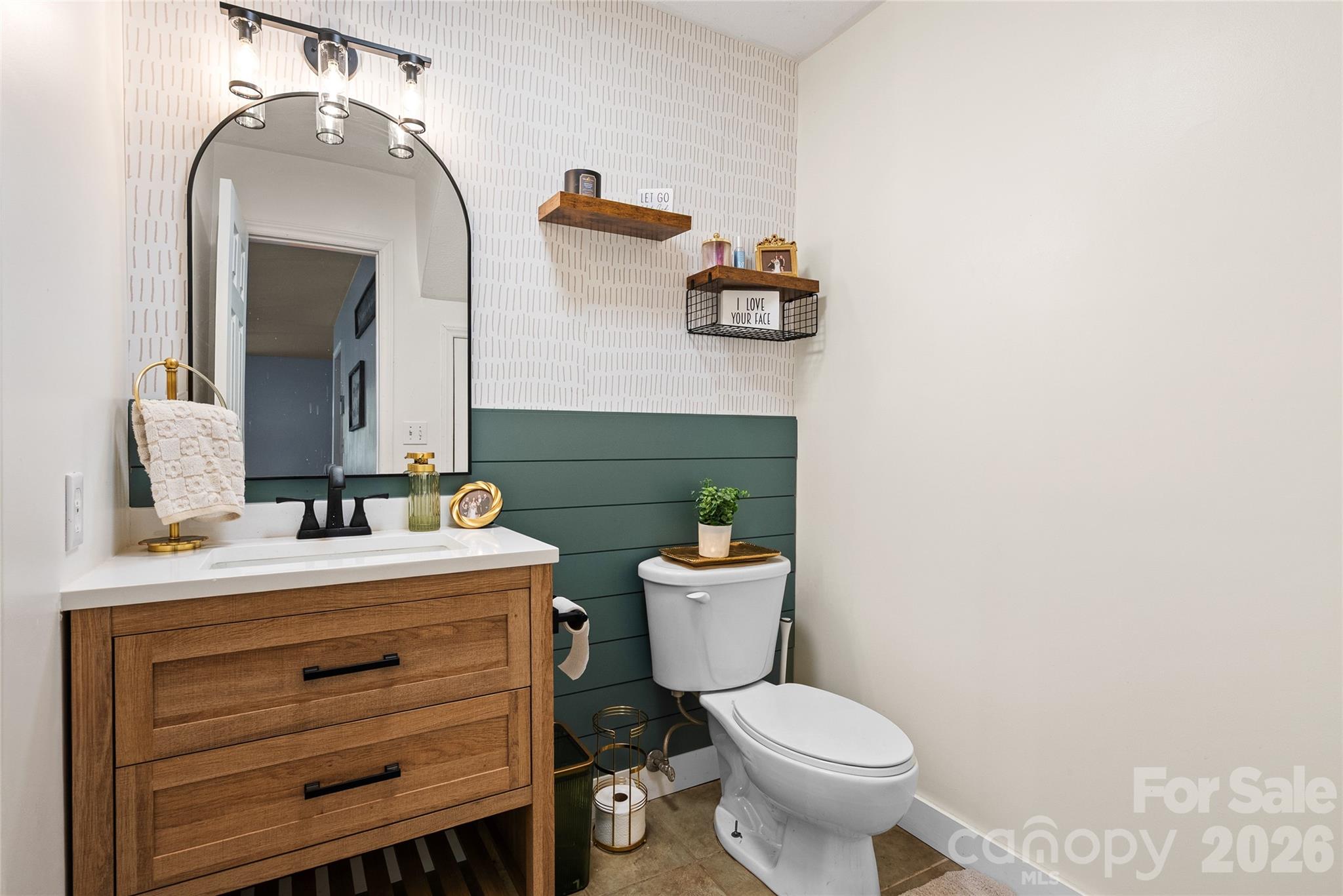 763 Bee Tree Road — Swannanoa
