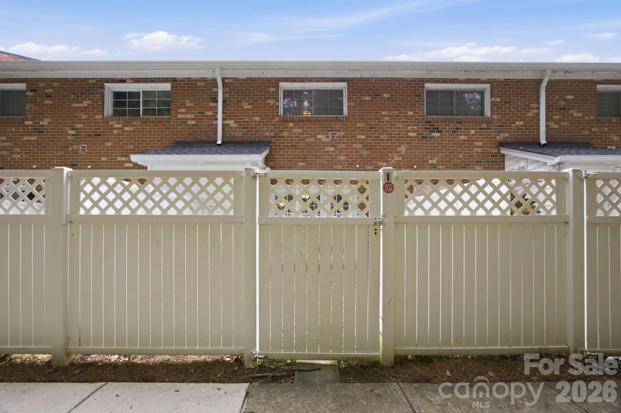 1215 Green Oaks Lane #I — Charlotte