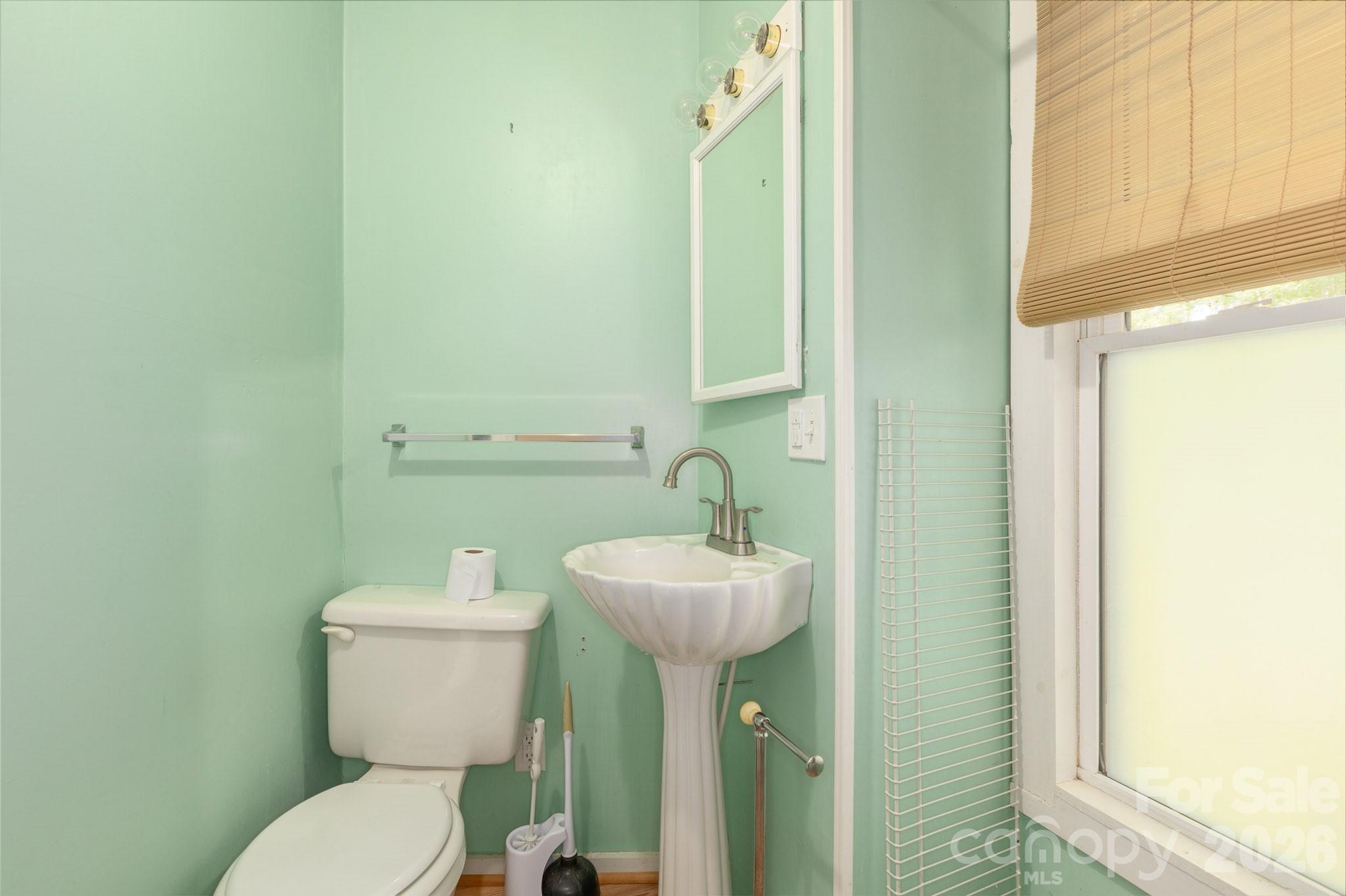 295 Richmond Road — Bakersville