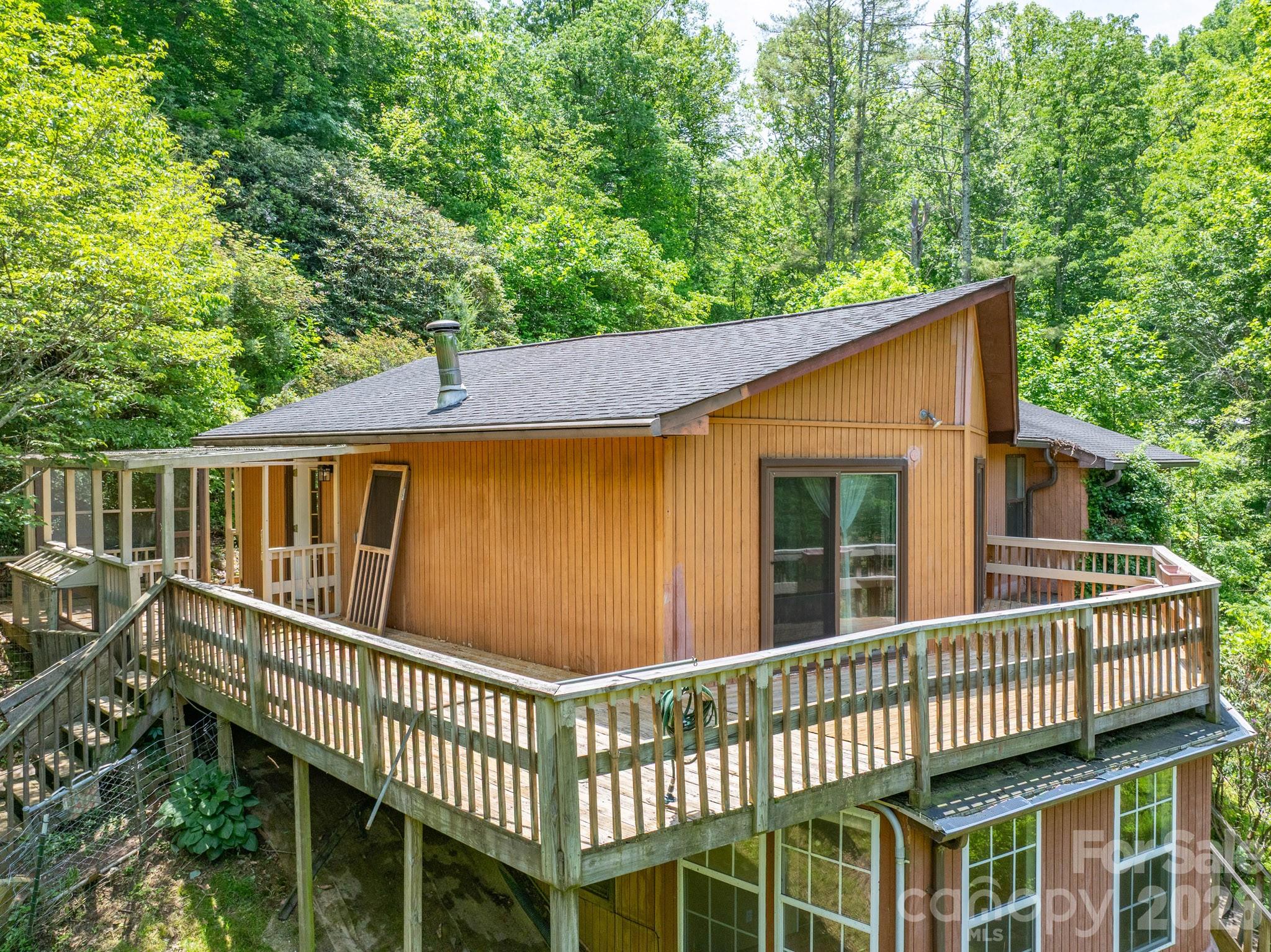 295 Richmond Road — Bakersville