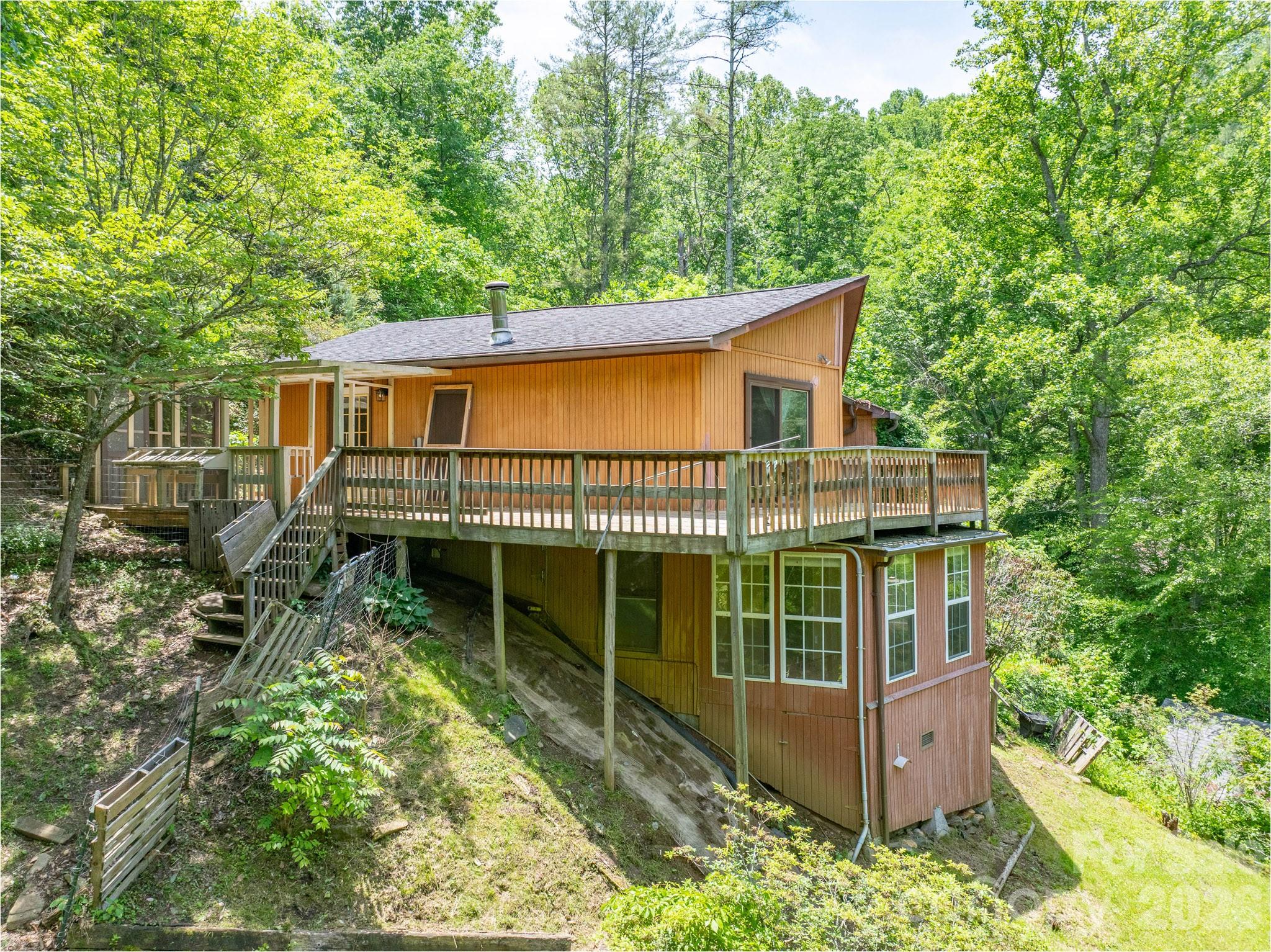 295 Richmond Road — Bakersville
