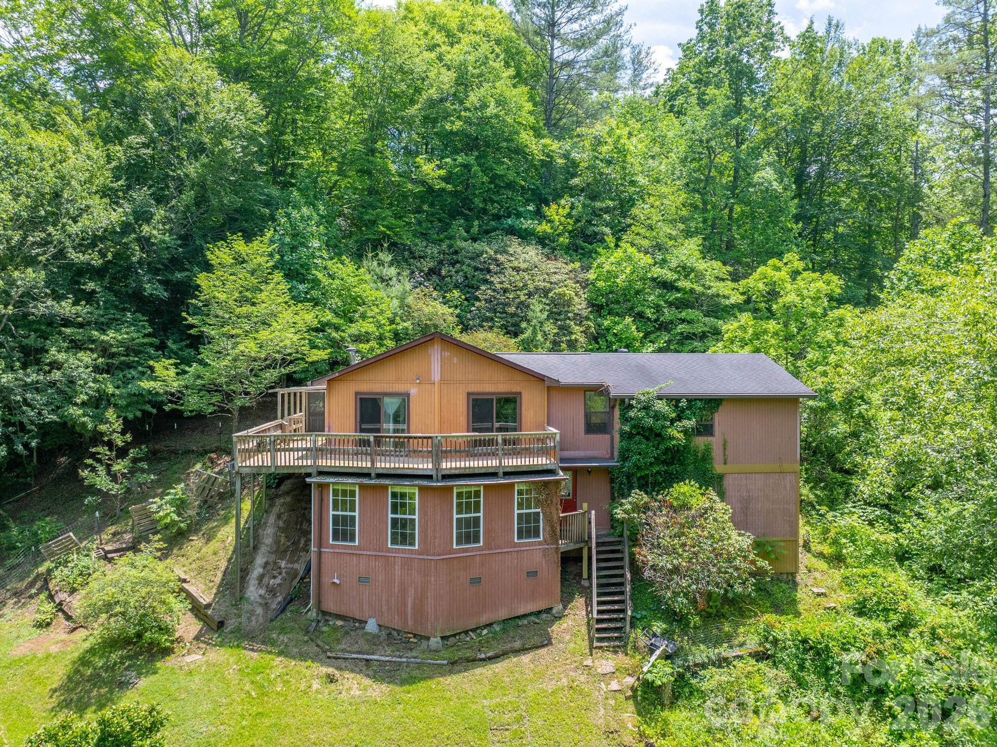 295 Richmond Road — Bakersville