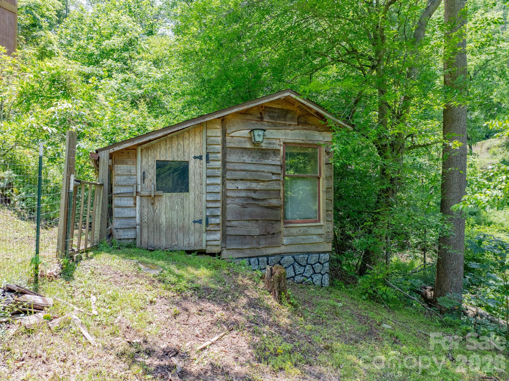 295 Richmond Road — Bakersville