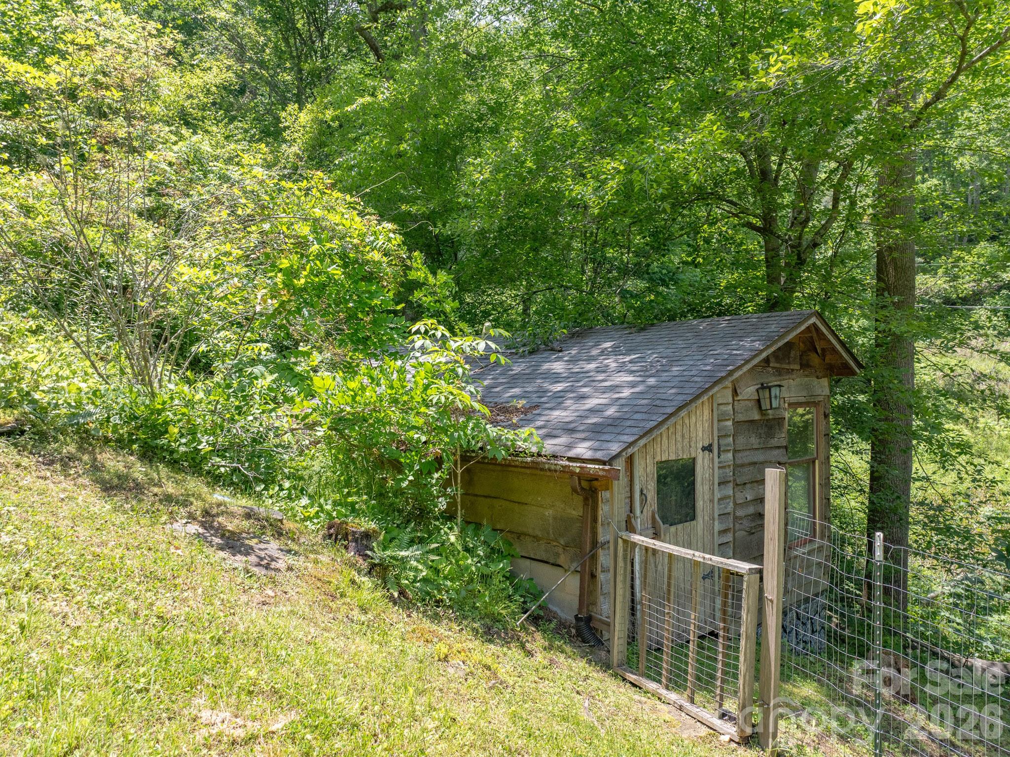 295 Richmond Road — Bakersville