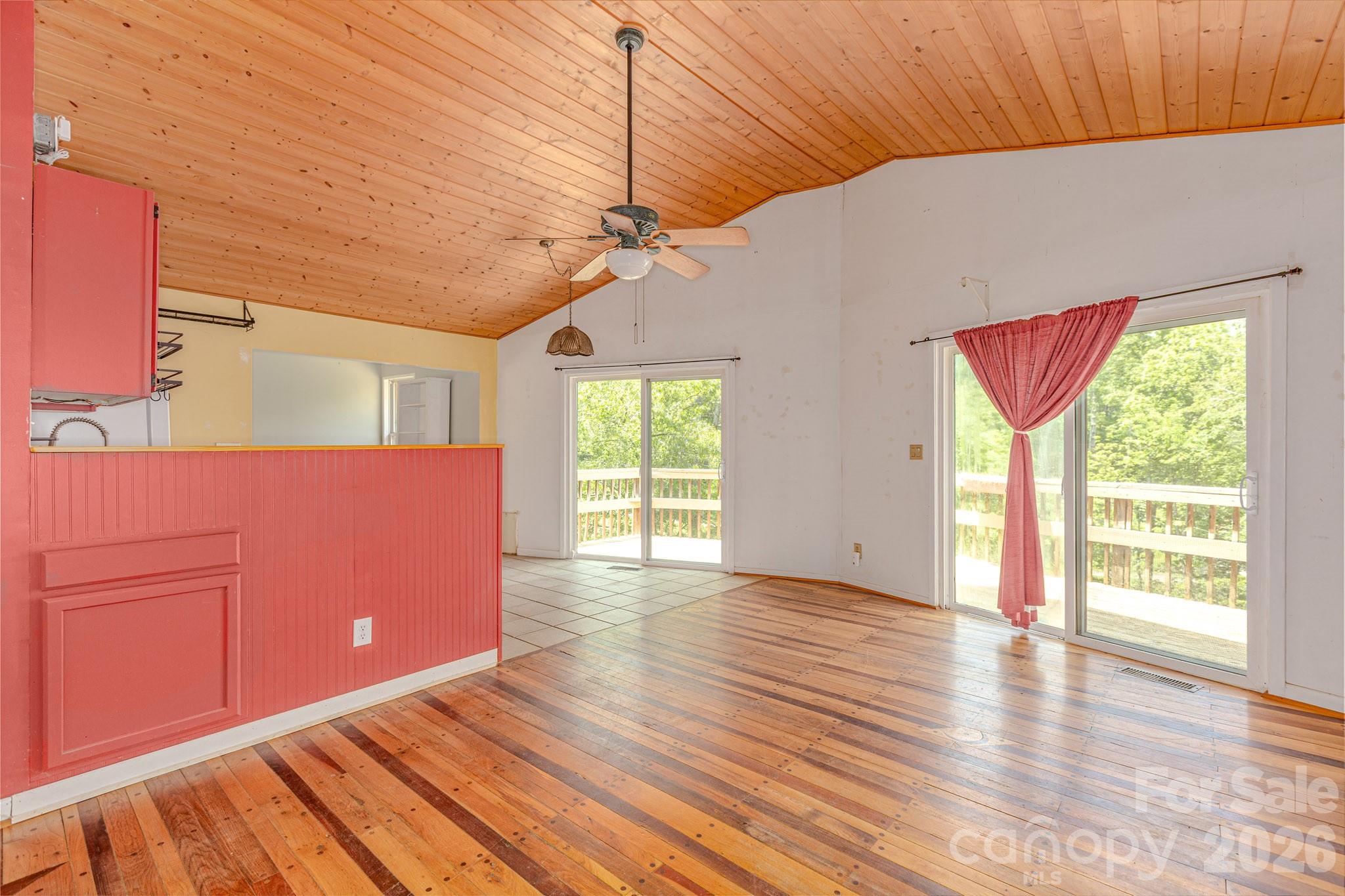 295 Richmond Road — Bakersville