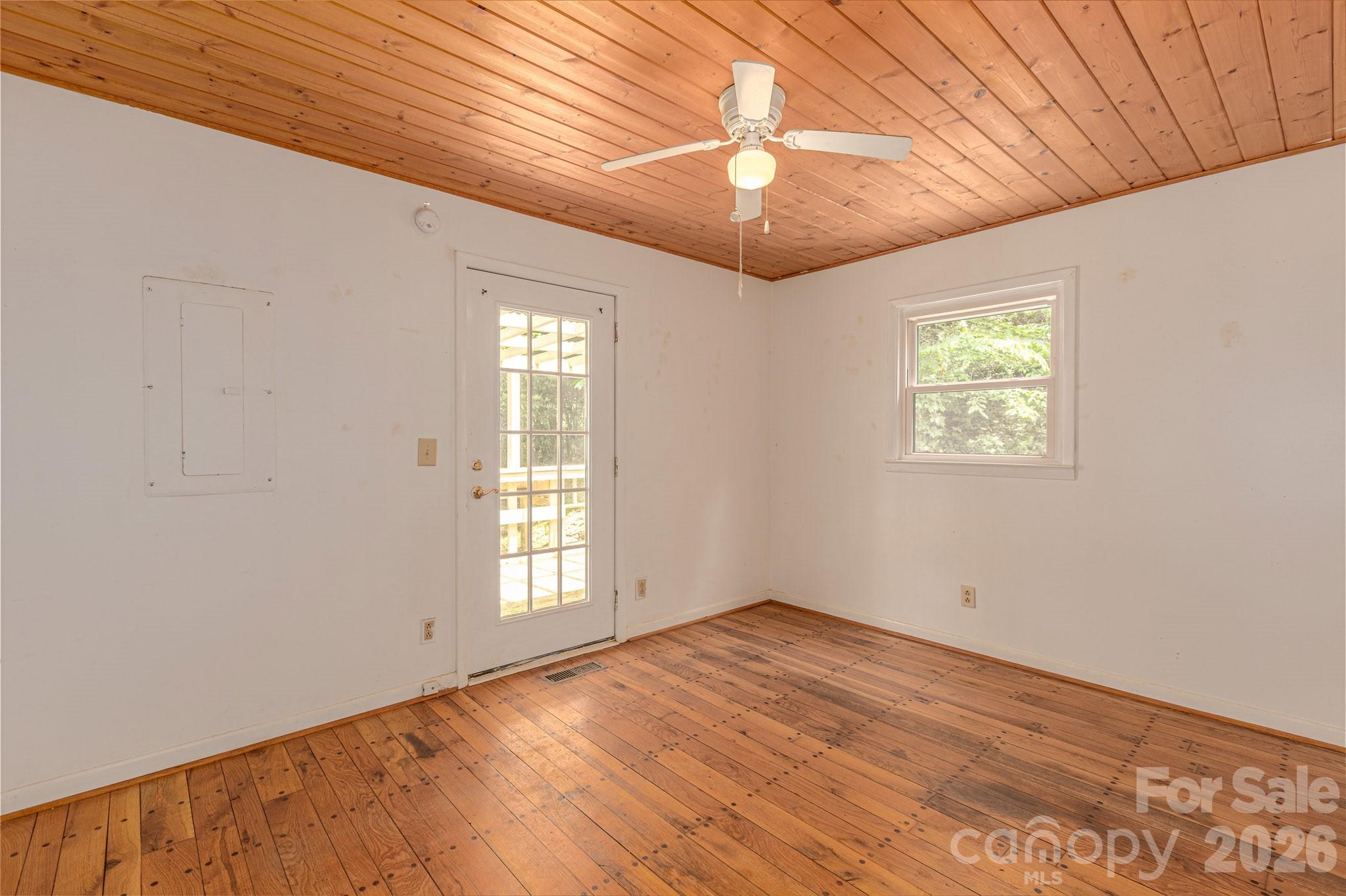 295 Richmond Road — Bakersville