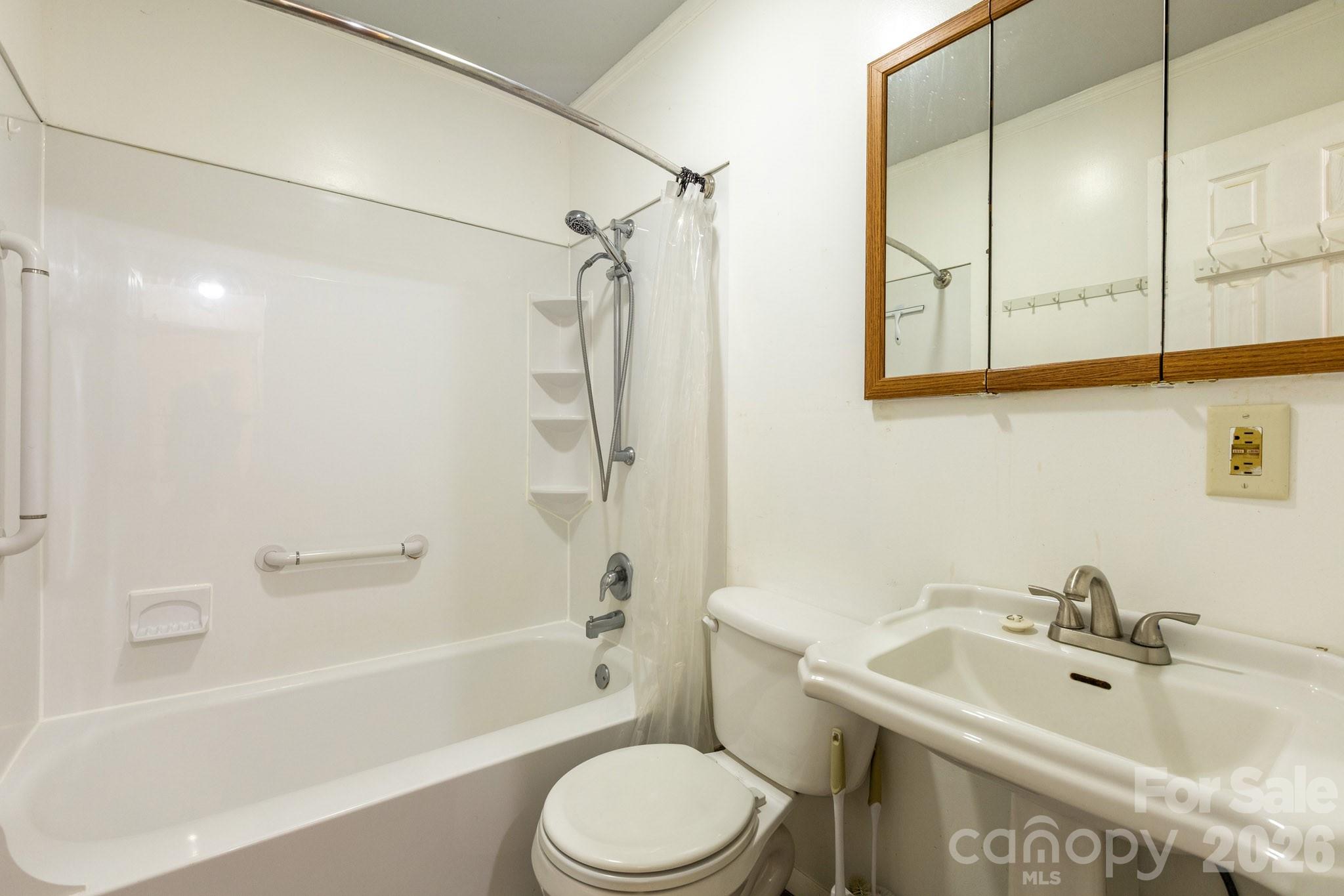 295 Richmond Road — Bakersville