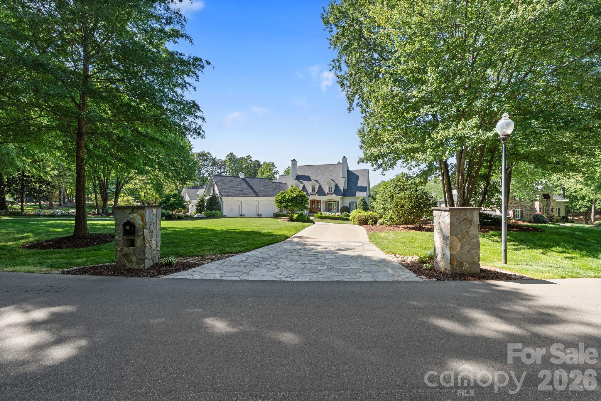 19300 Mary Ardrey Circle — Cornelius