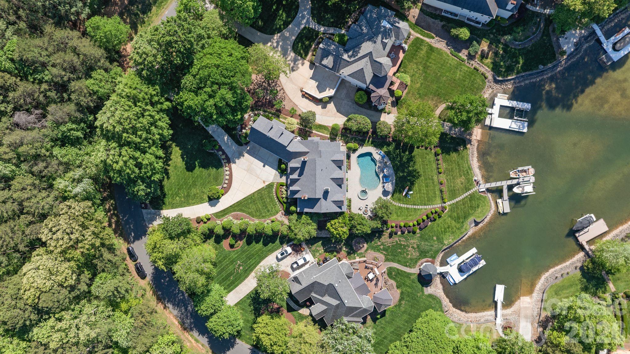 19300 Mary Ardrey Circle — Cornelius