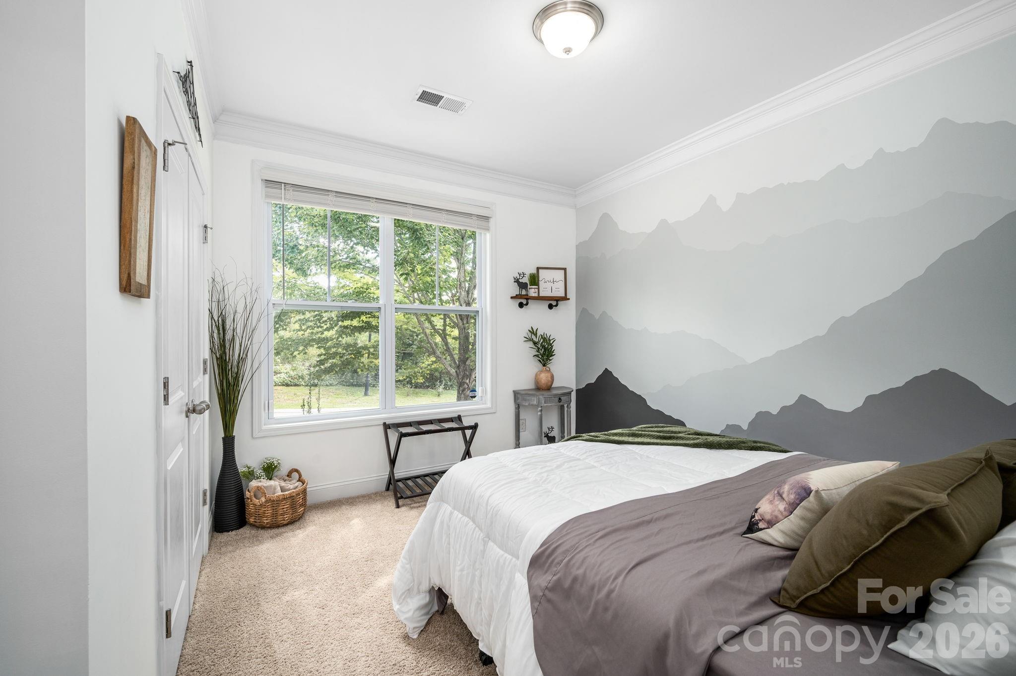 45 Dreambird Drive — Leicester