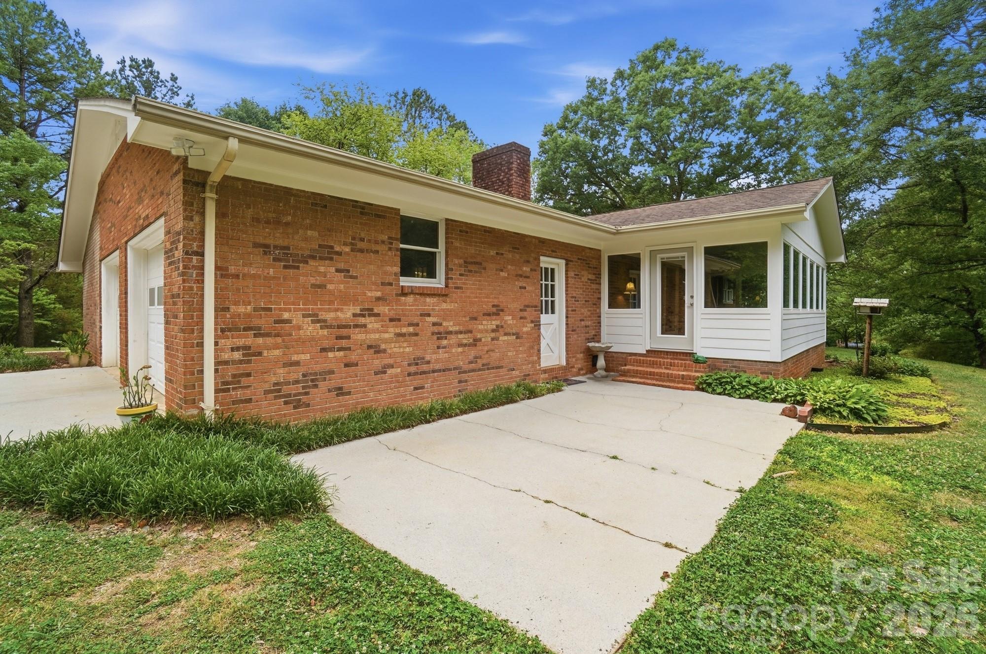 201 Hickory Hill Lane — Stanley