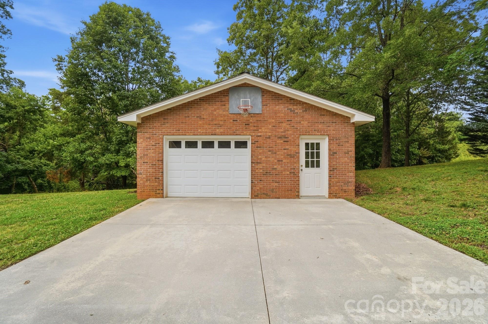 201 Hickory Hill Lane — Stanley
