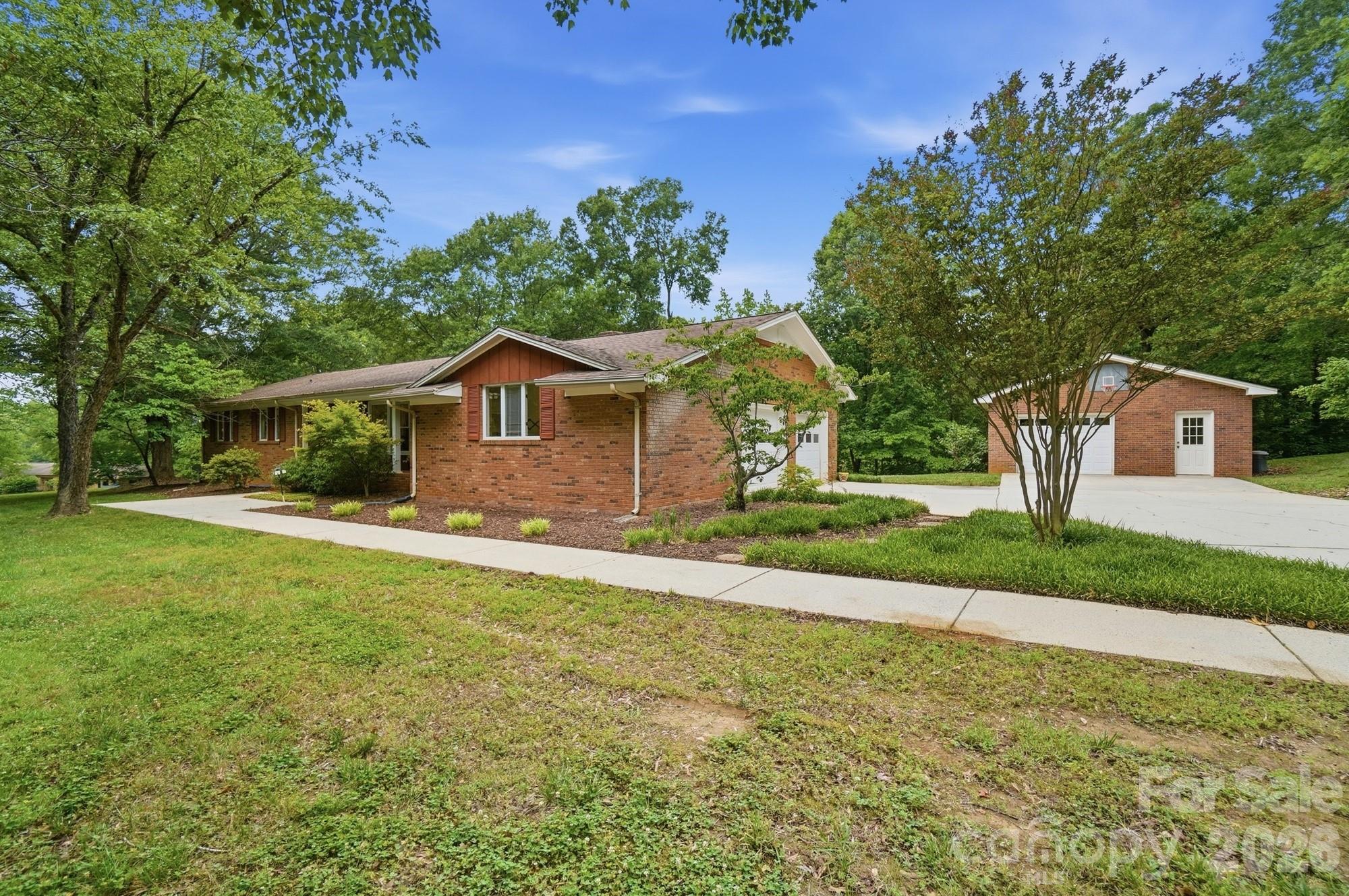 201 Hickory Hill Lane — Stanley