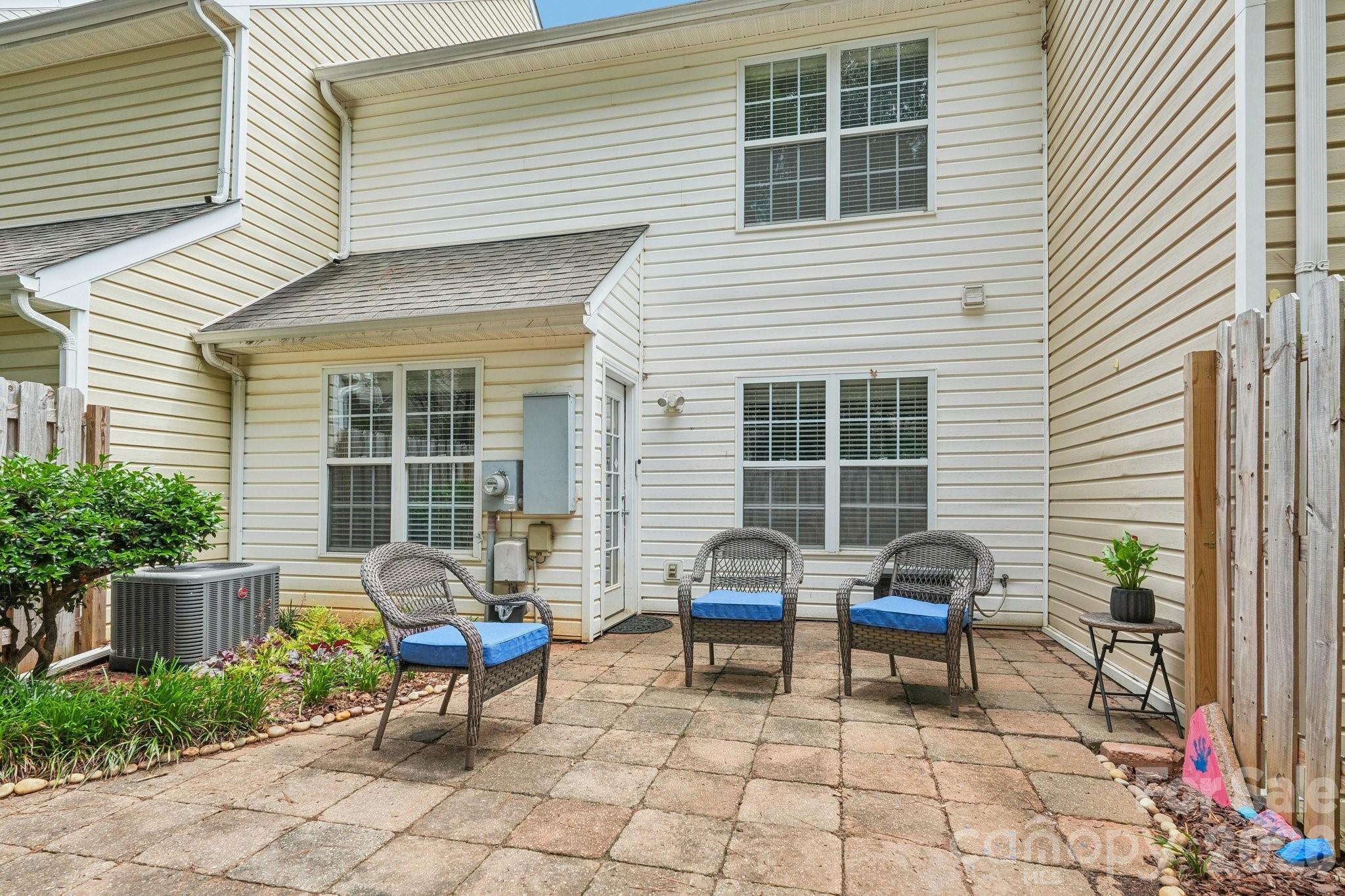 8406 Southgate Commons Drive — Charlotte