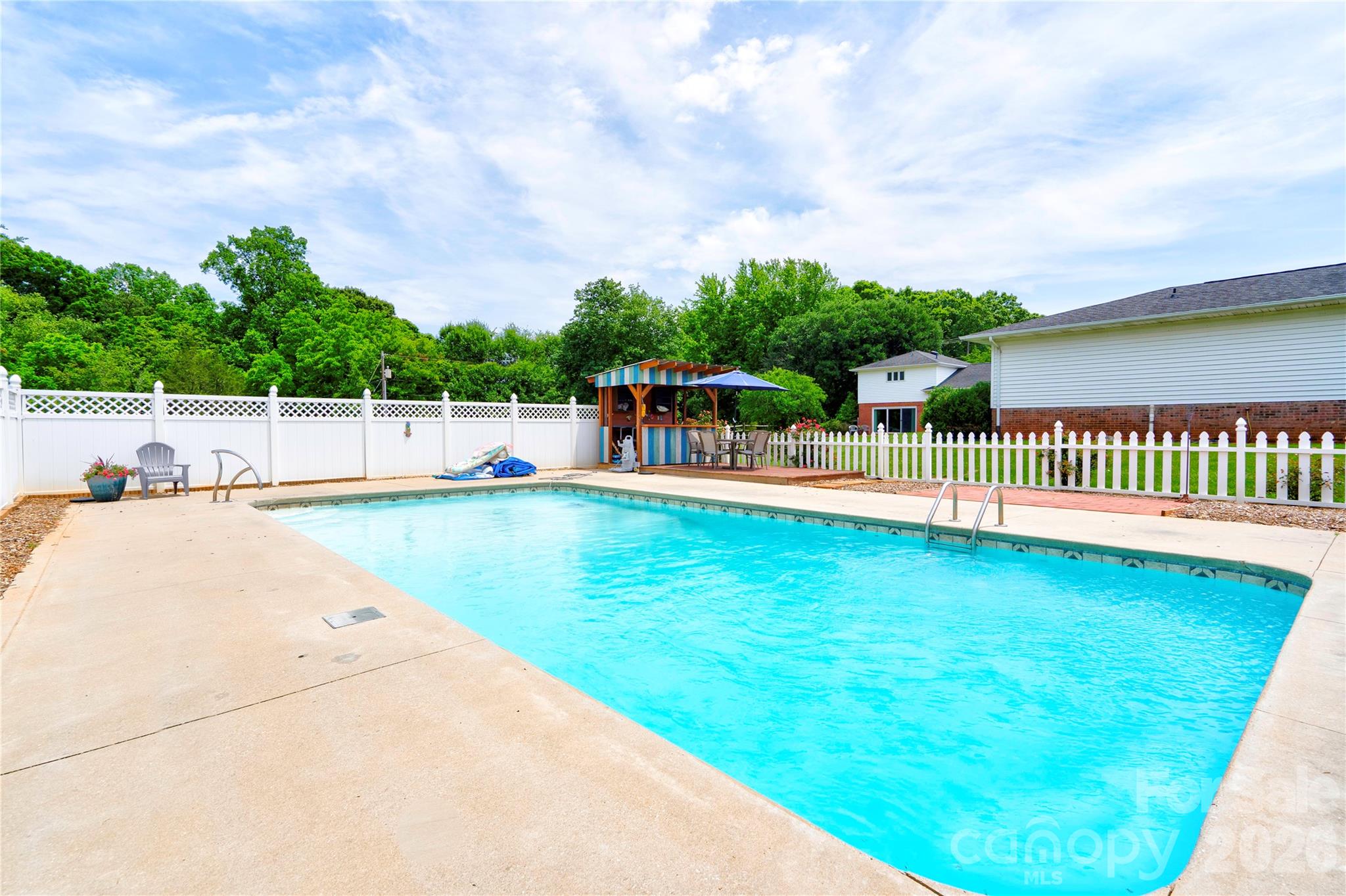 823 Botts Road — Shelby