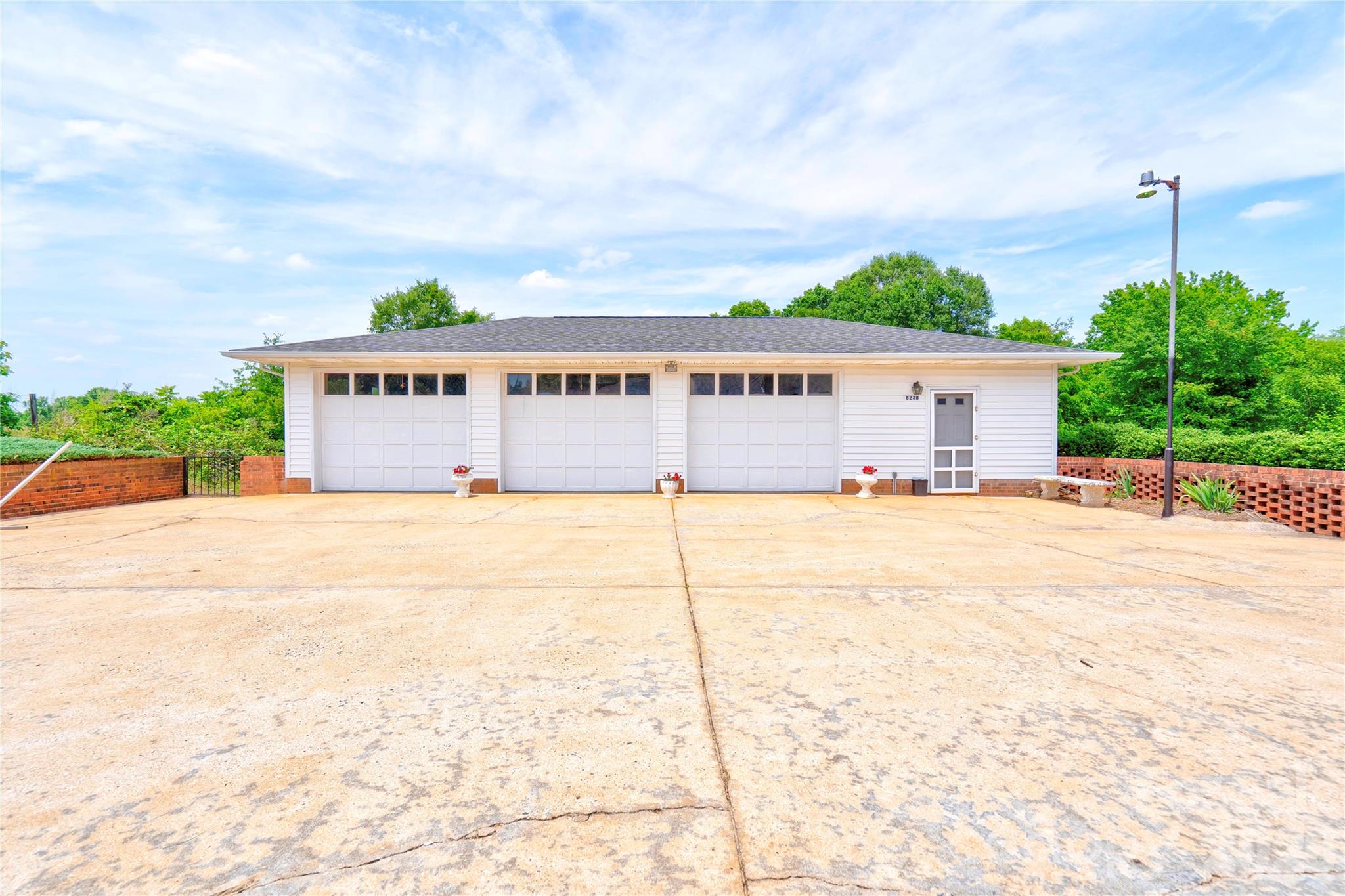 823 Botts Road — Shelby
