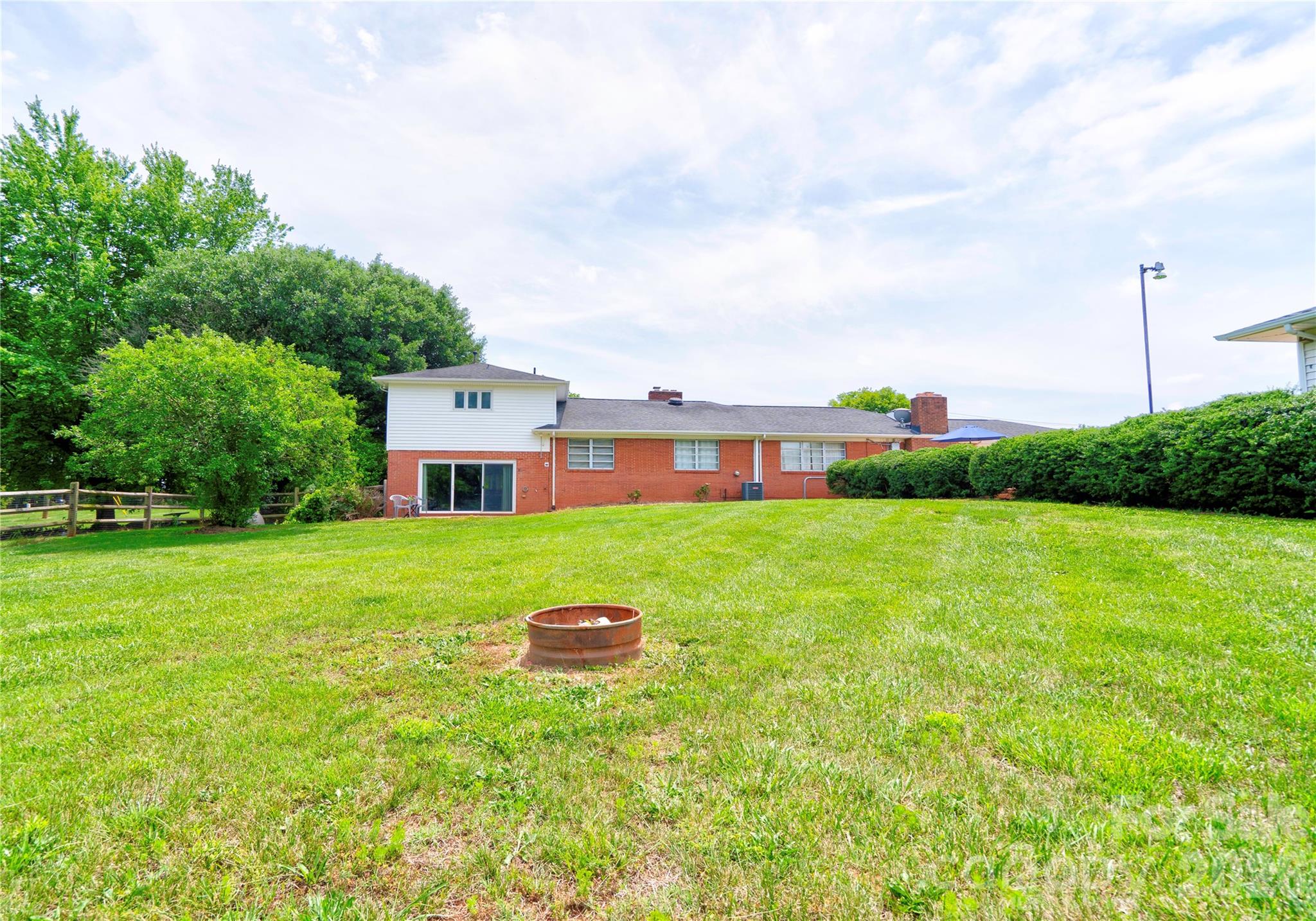 823 Botts Road — Shelby