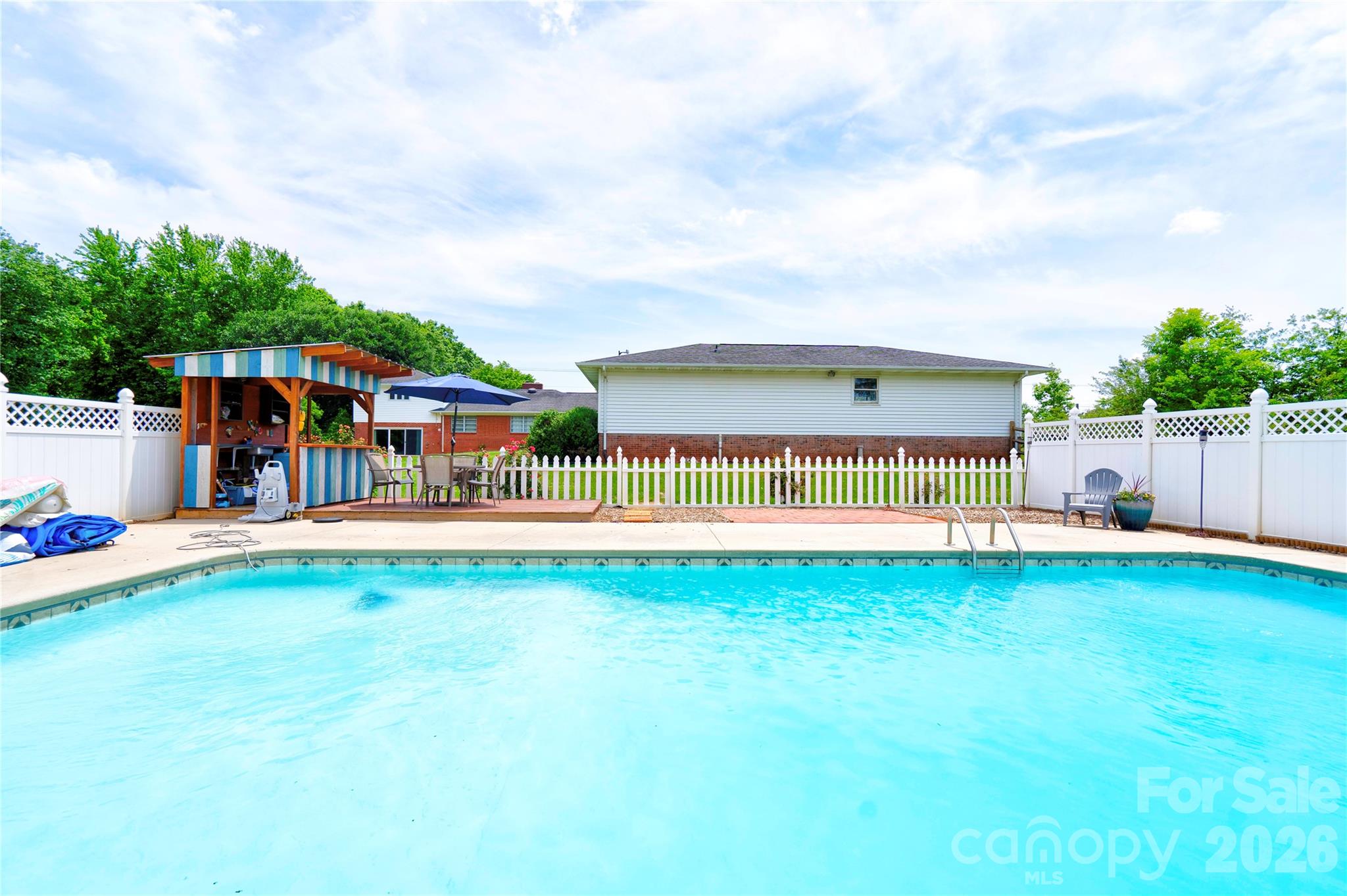 823 Botts Road — Shelby