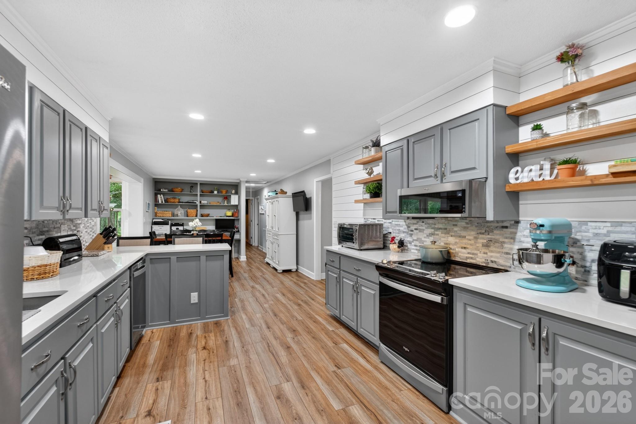 1172 Rainbow Circle — Catawba