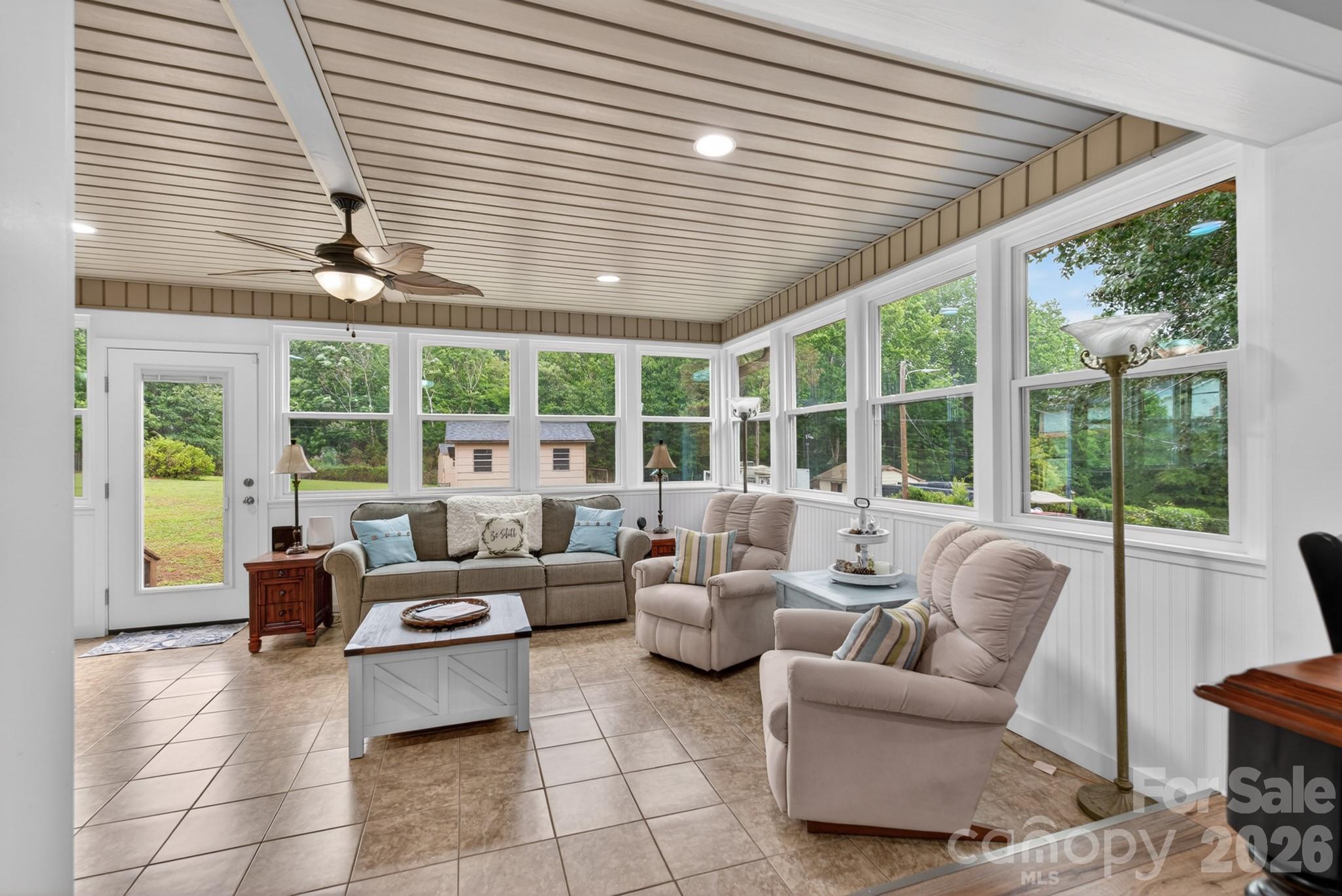 1172 Rainbow Circle — Catawba