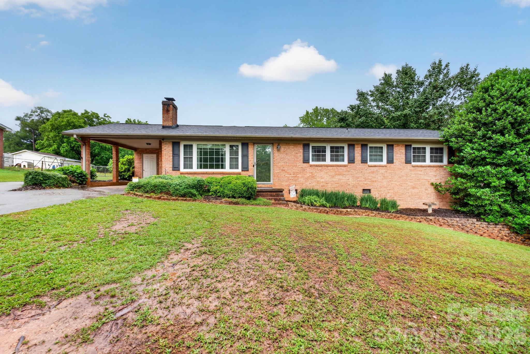 1172 Rainbow Circle — Catawba