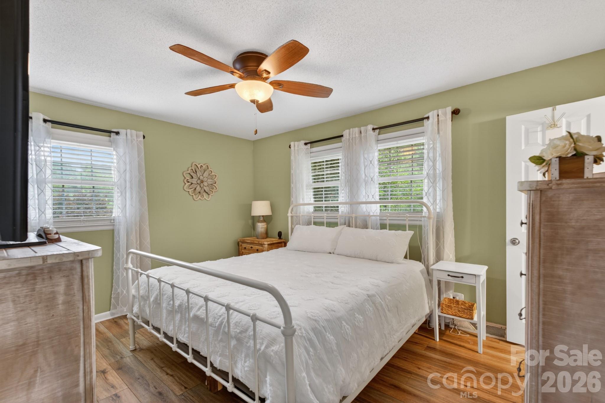 1172 Rainbow Circle — Catawba