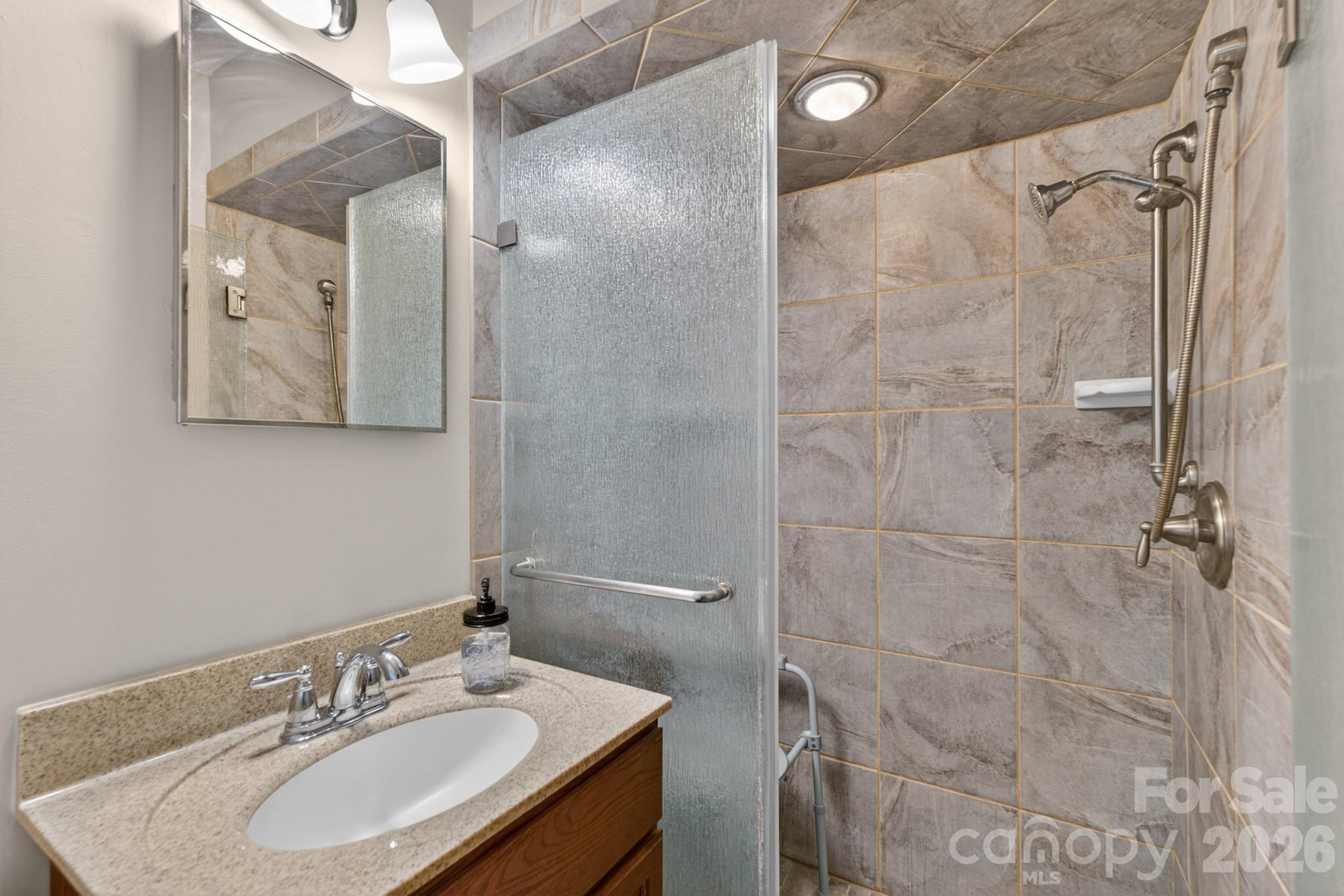 1172 Rainbow Circle — Catawba