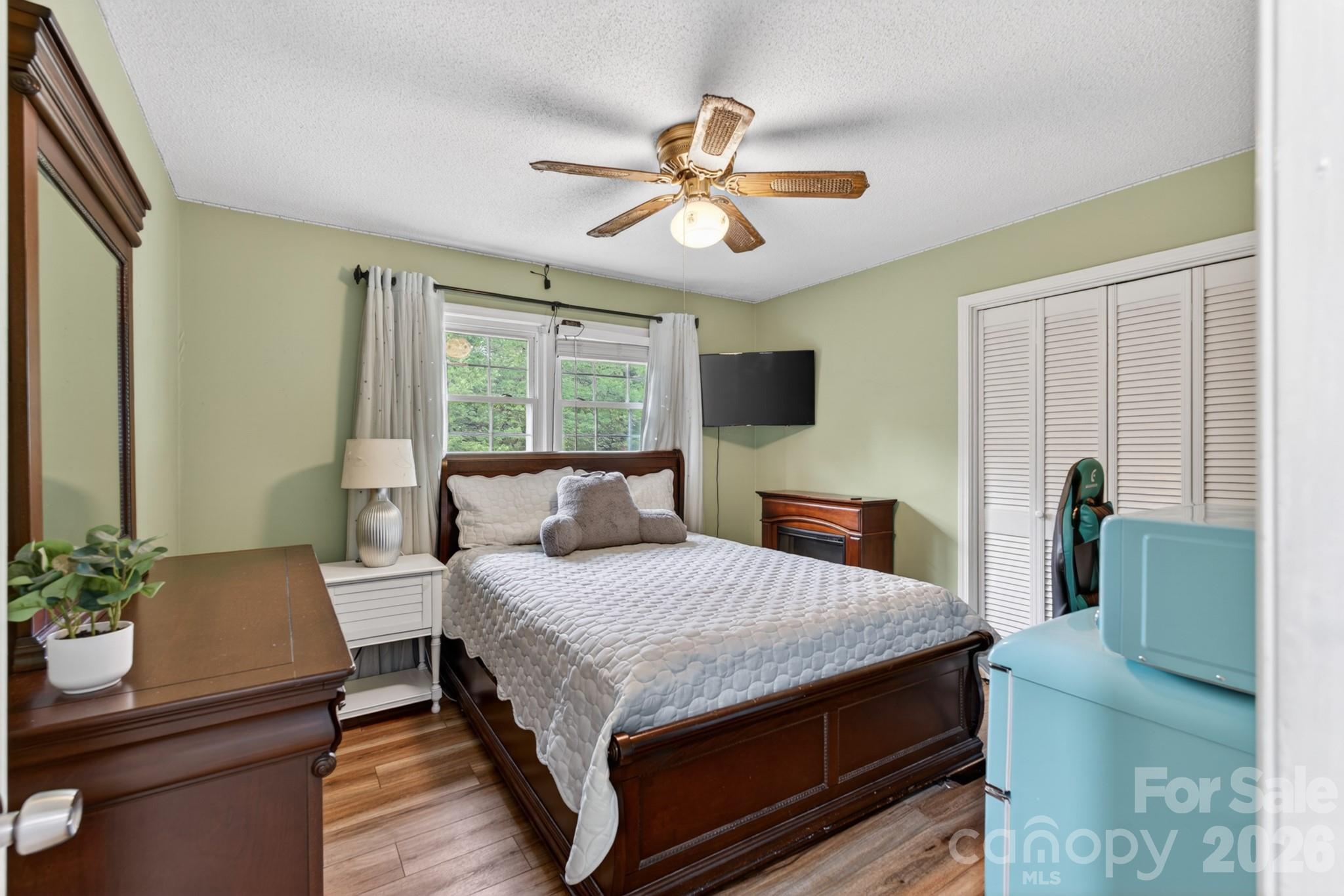 1172 Rainbow Circle — Catawba