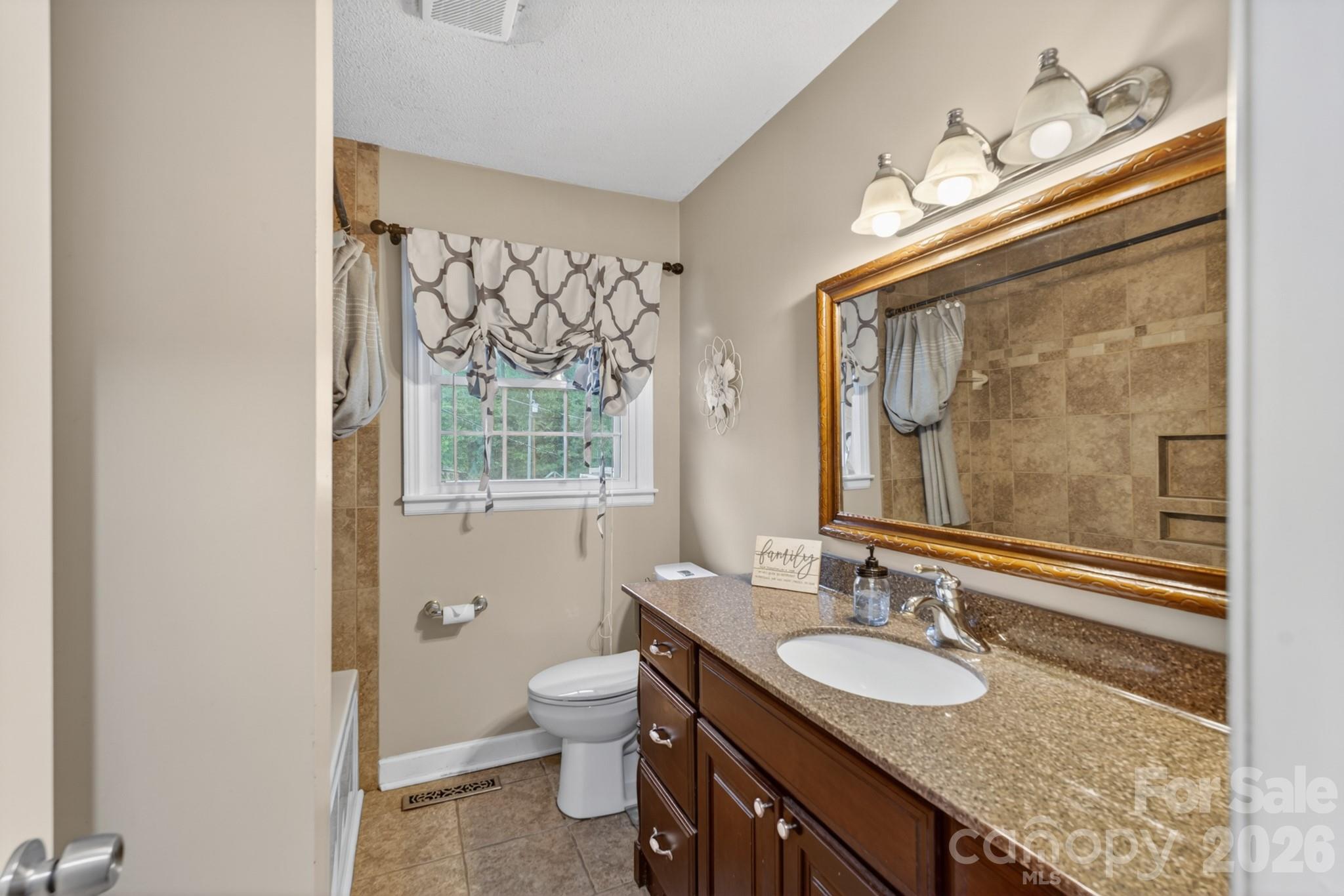 1172 Rainbow Circle — Catawba