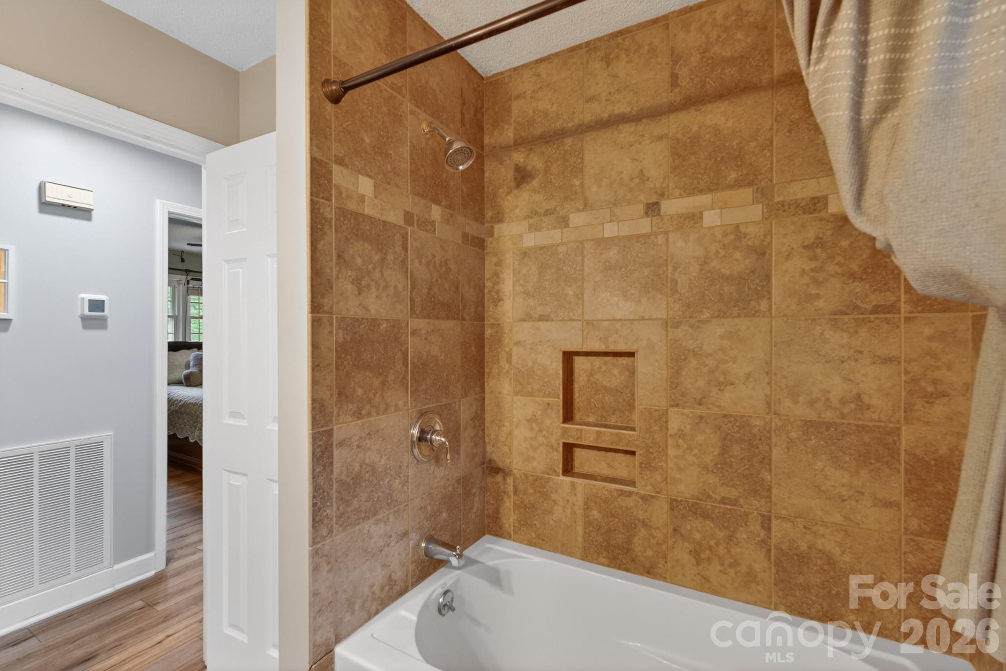 1172 Rainbow Circle — Catawba
