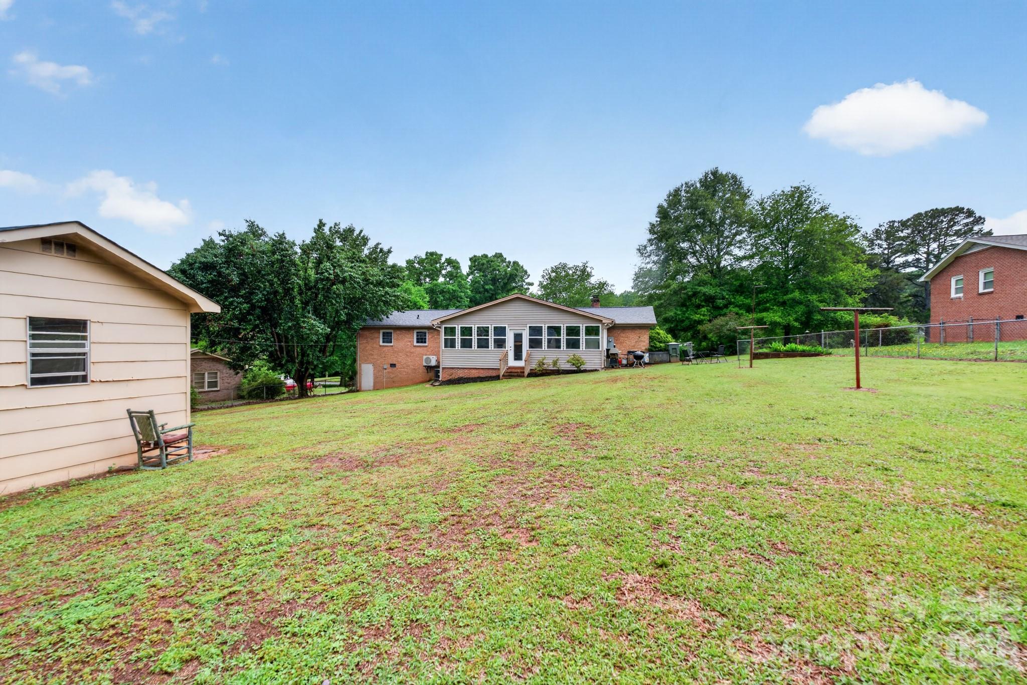 1172 Rainbow Circle — Catawba