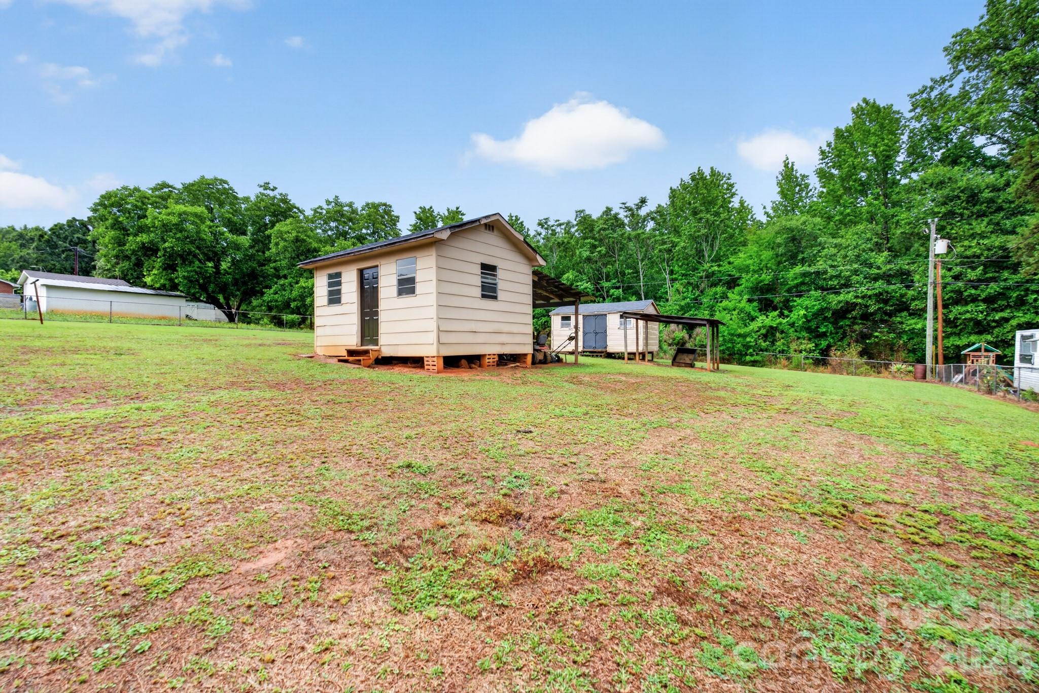 1172 Rainbow Circle — Catawba