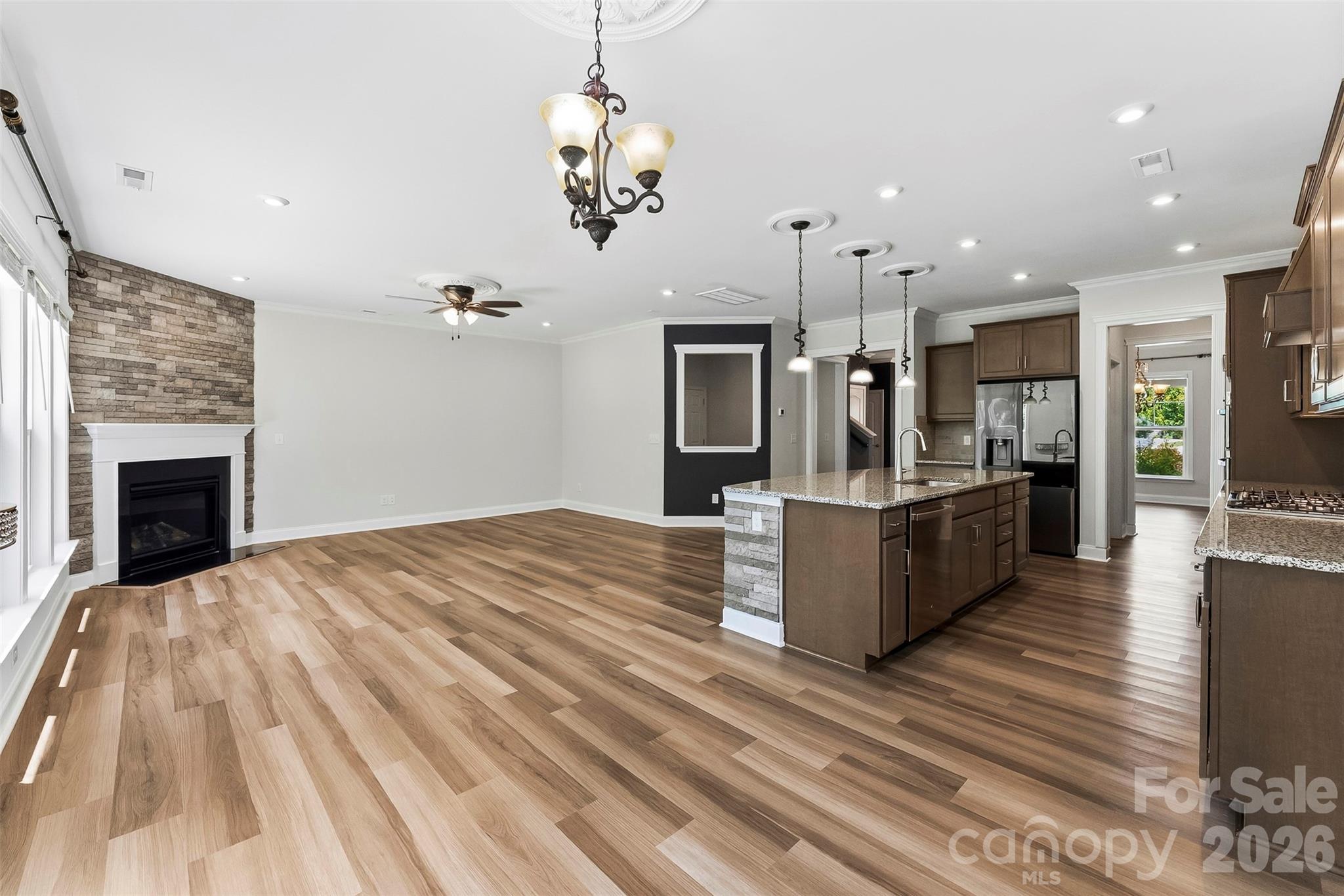 1318 Poppy Way — Matthews
