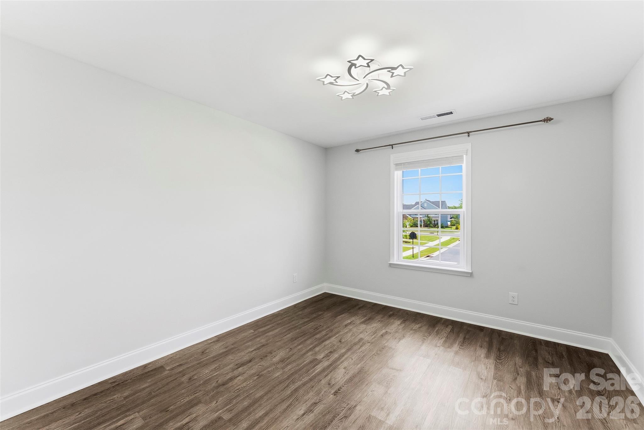 1318 Poppy Way — Matthews
