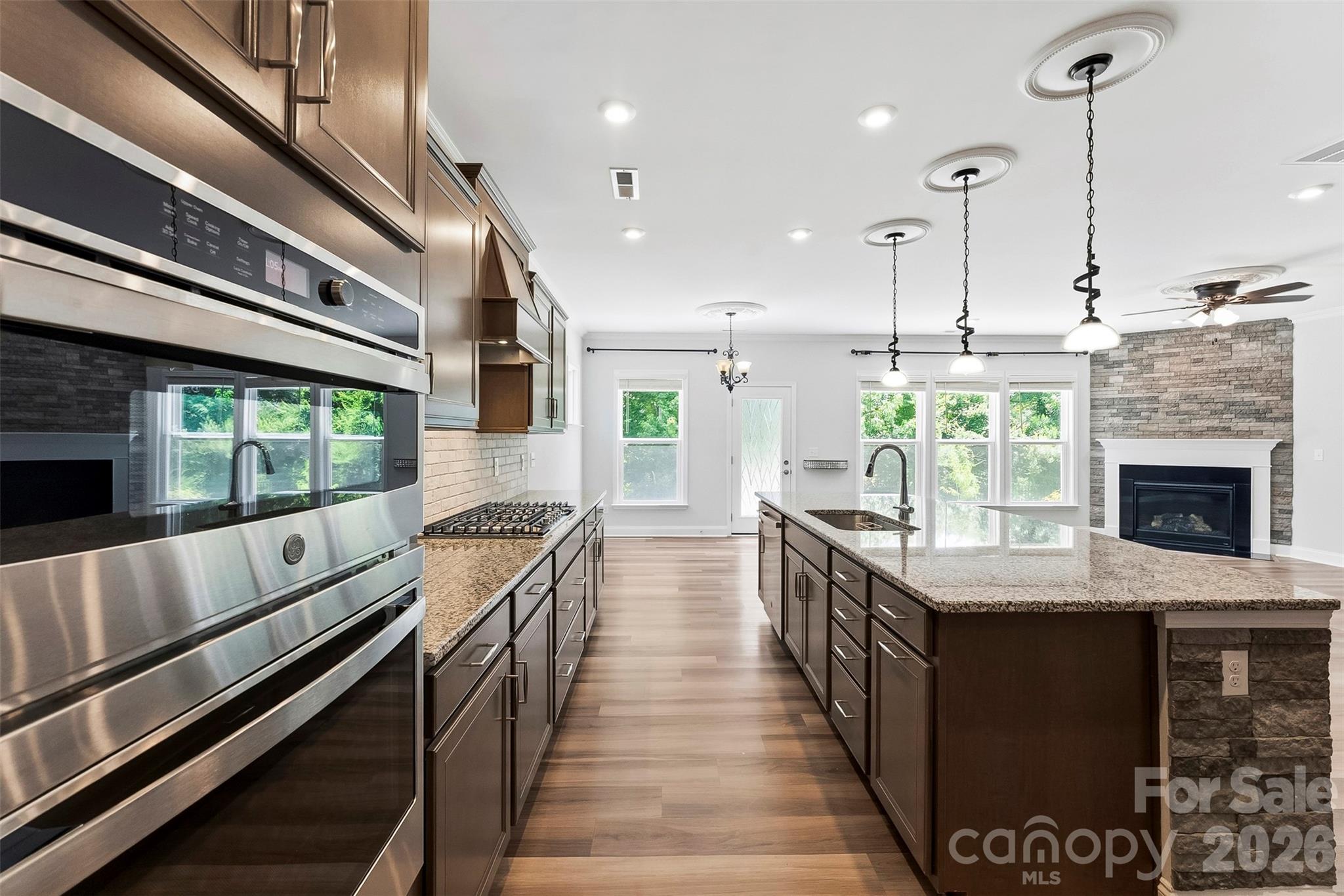 1318 Poppy Way — Matthews
