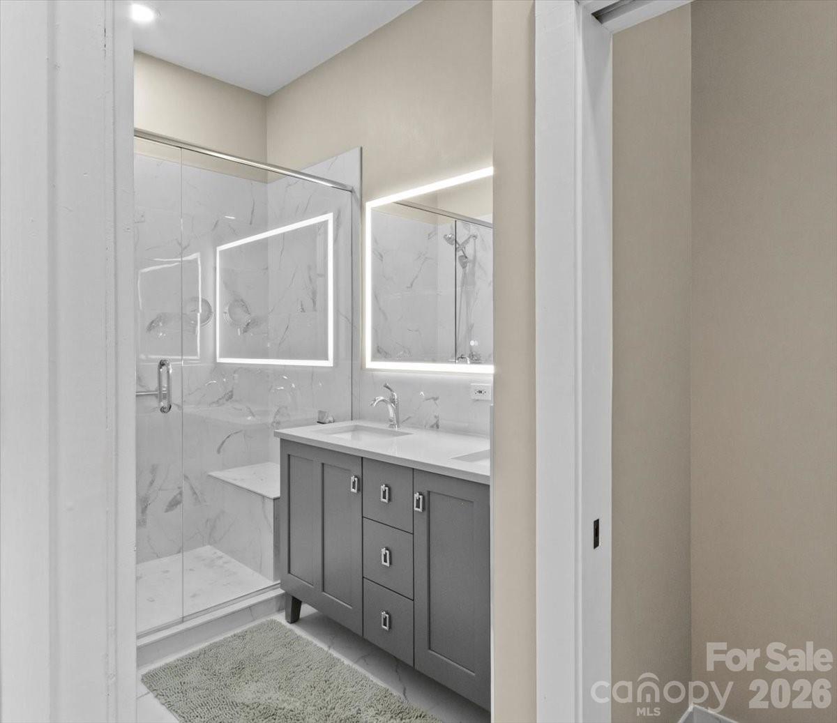 30 Club Villa Court #B/2 — Burnsville