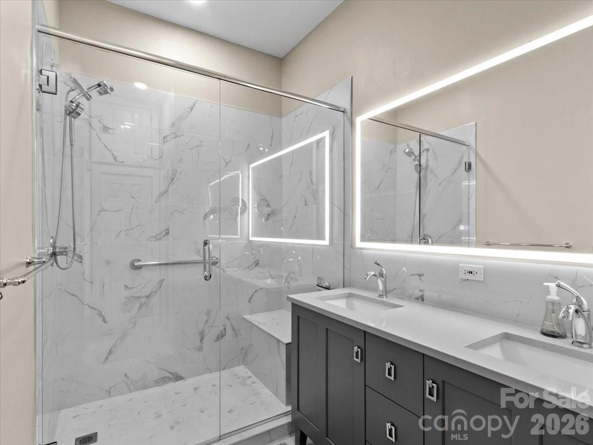 30 Club Villa Court #B/2 — Burnsville